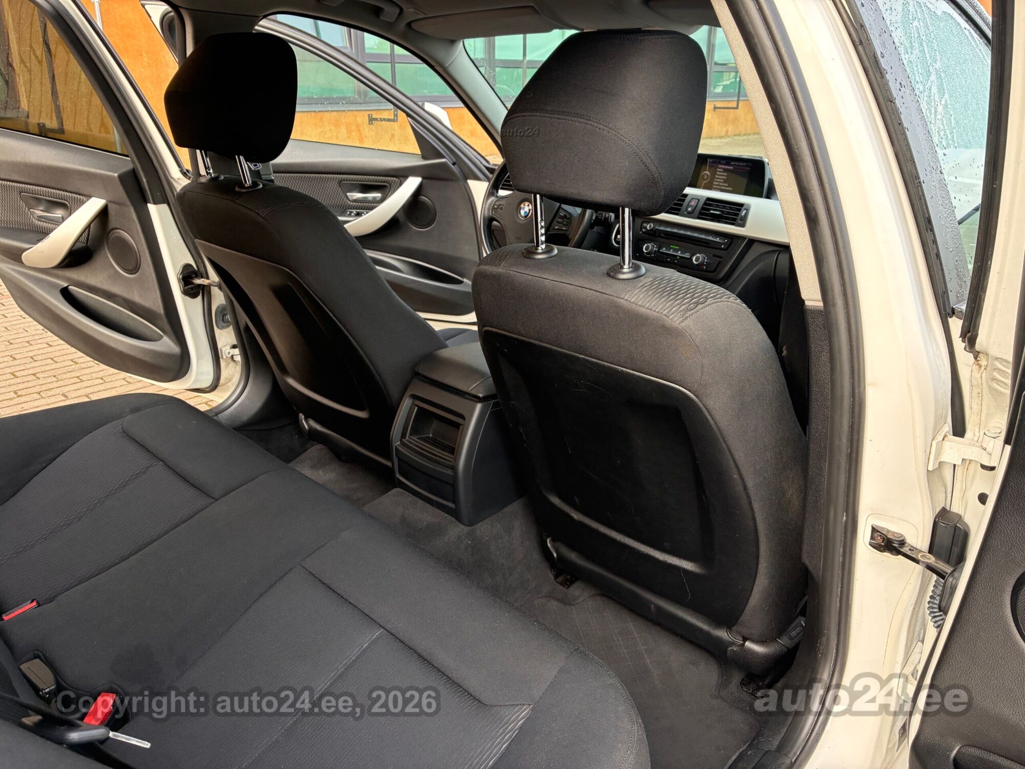 BMW 3 Series 2013 — photo 9
