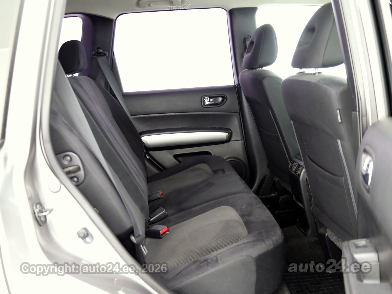 Nissan X-Trail 2011 — photo 7