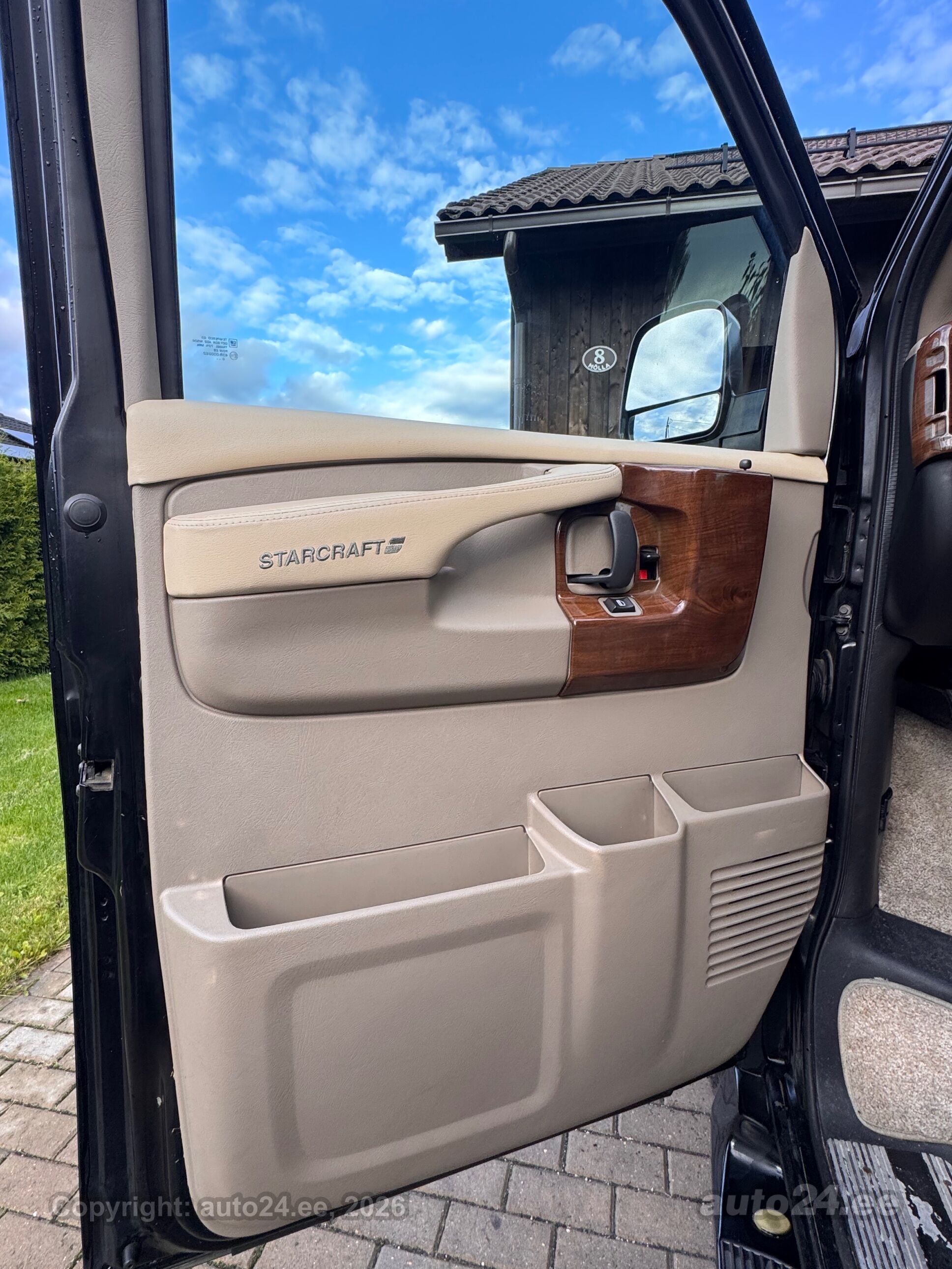 Chevrolet Express - 11