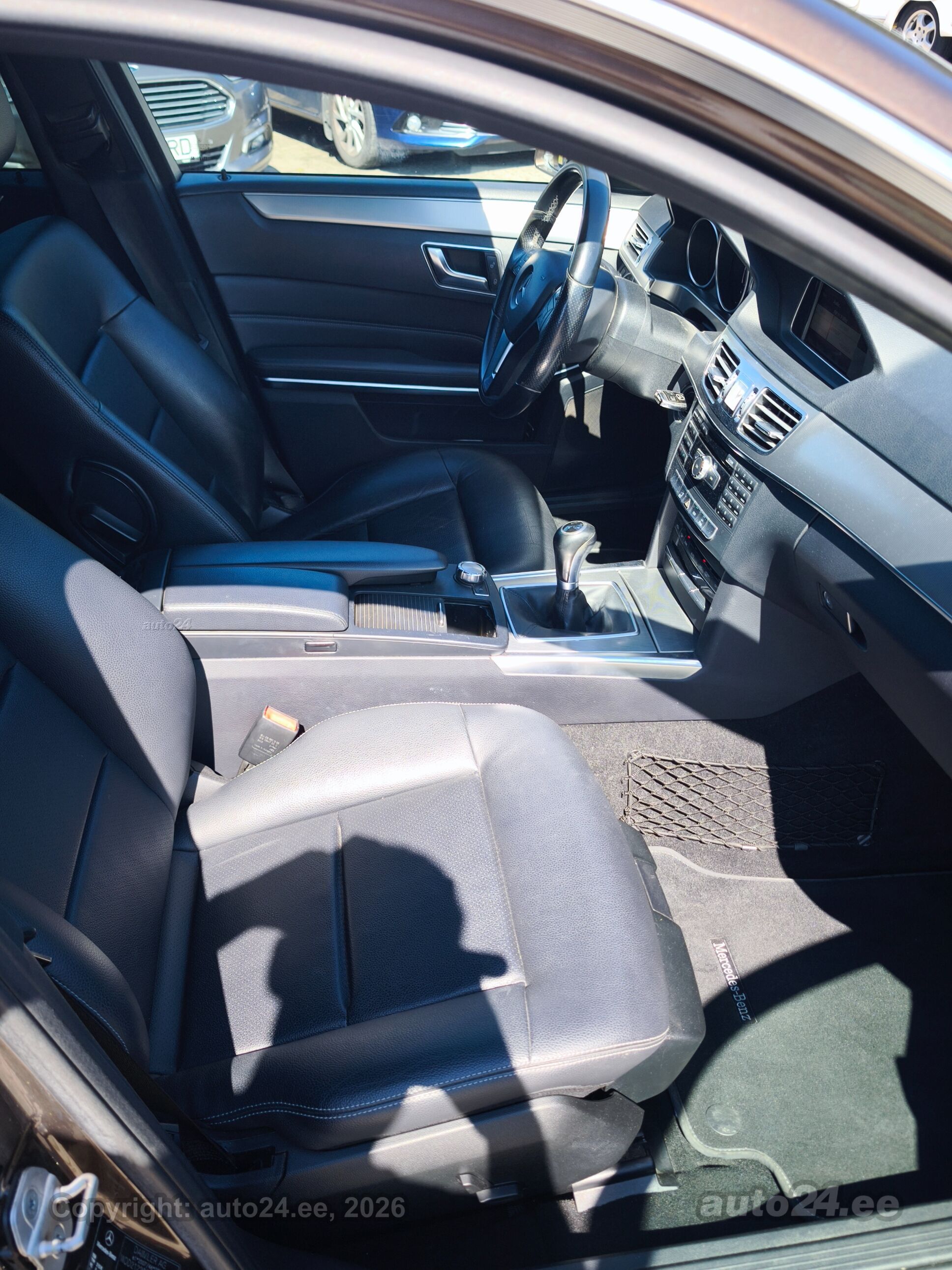 Mercedes-Benz E-sarja E 200 2.1 100kW 2013, kuva 3/10