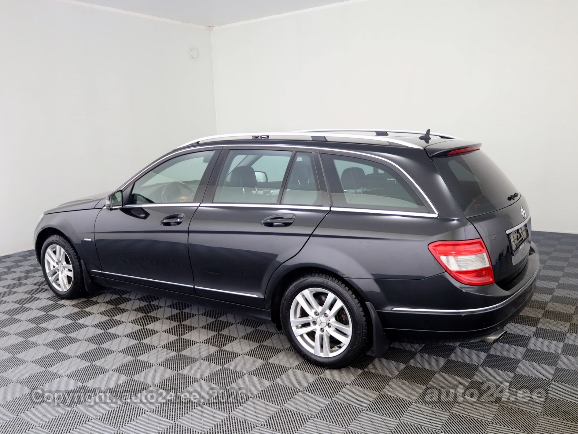 Mercedes-Benz C-sarja 2008, kuva 4/9