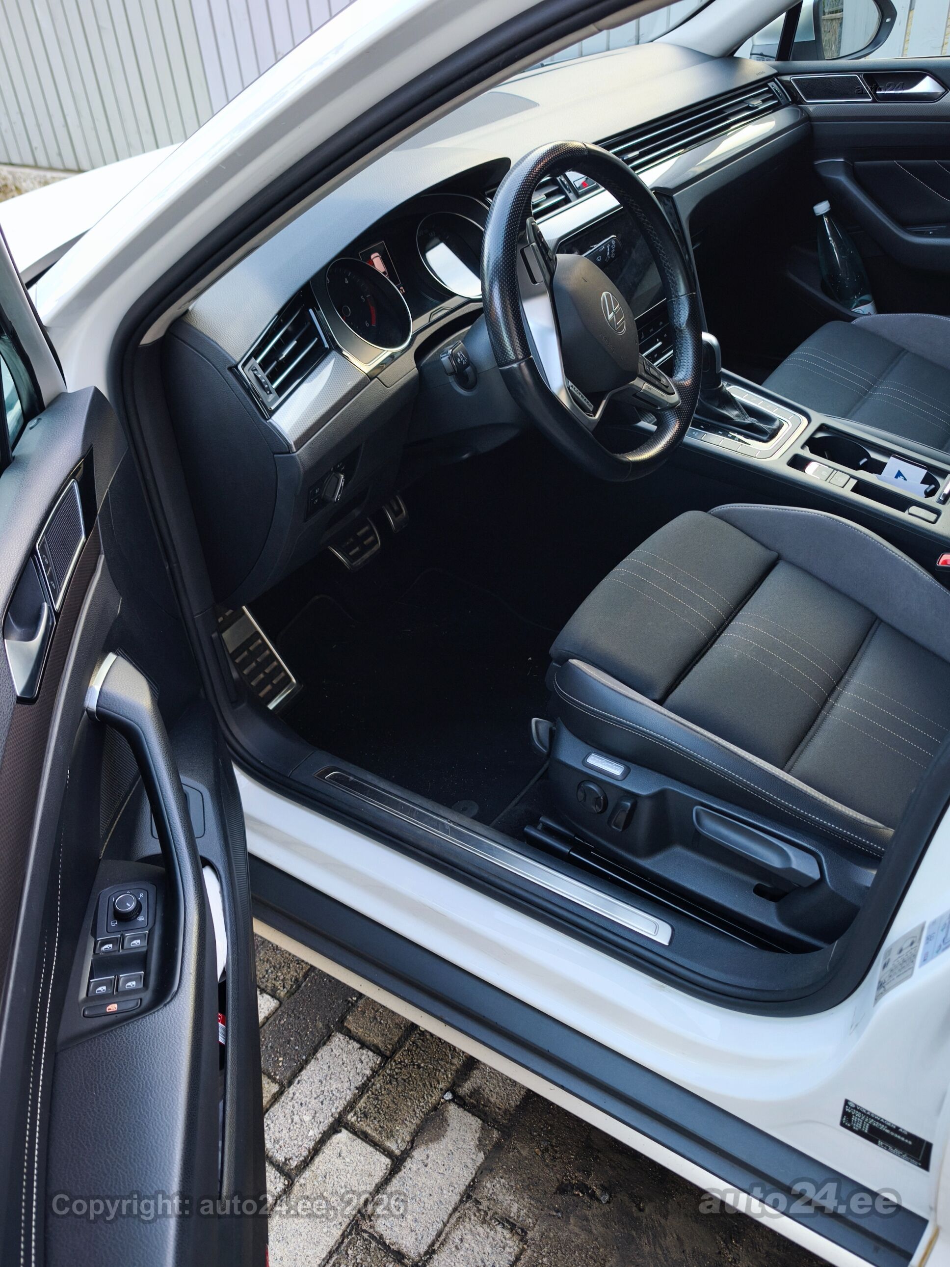 Volkswagen Passat - 8
