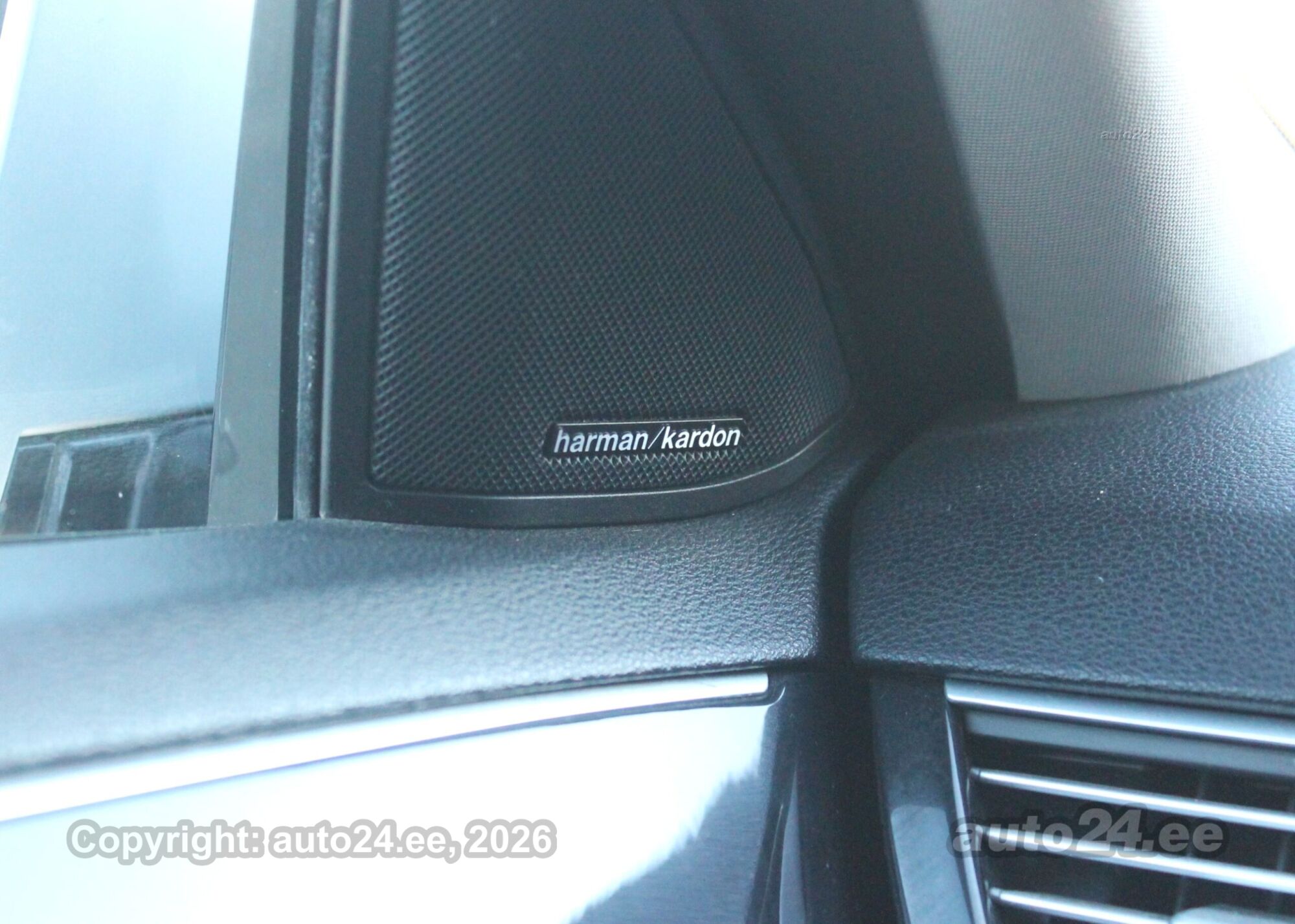Mercedes-Benz E-Class 2010 — photo 15