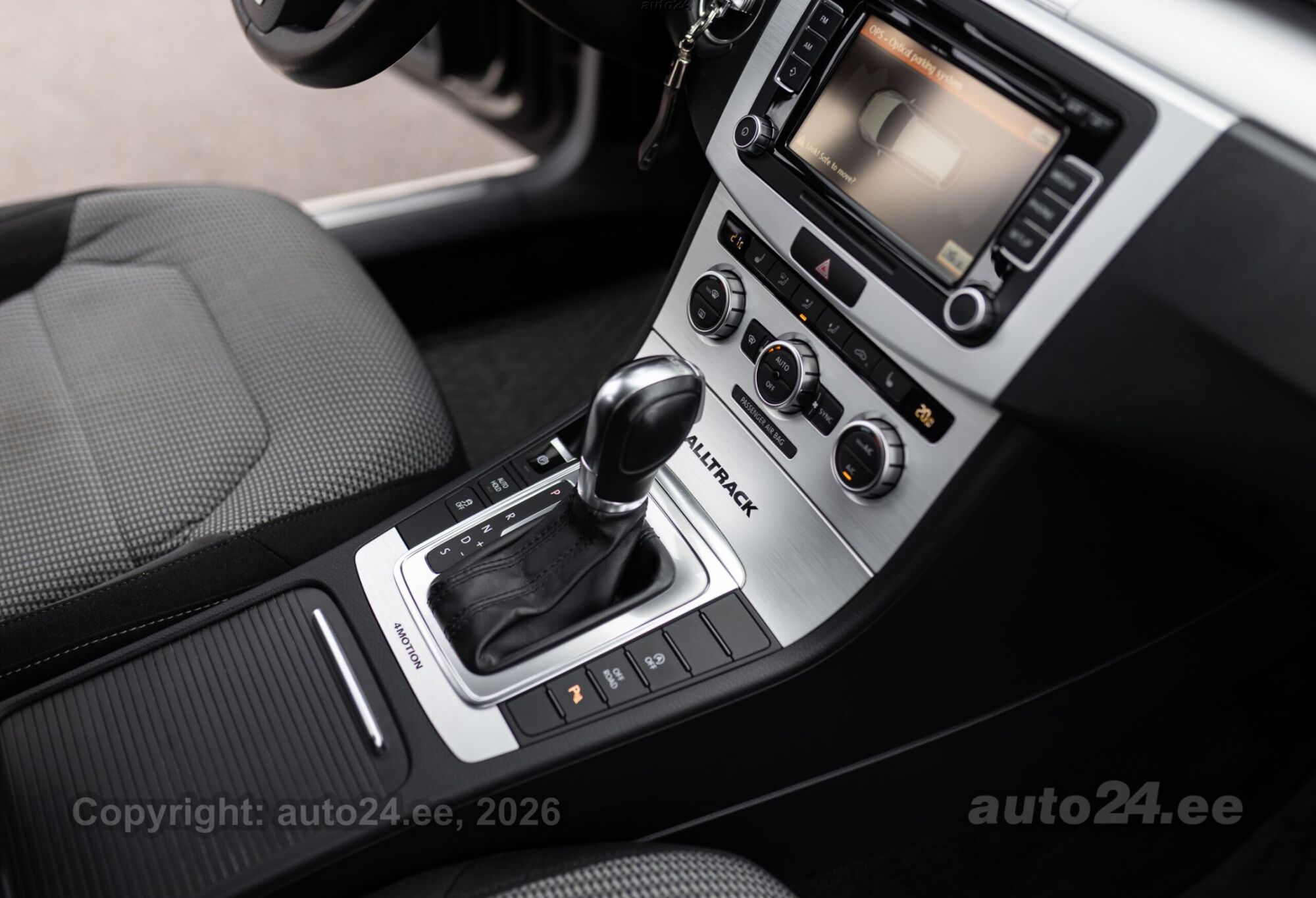 Volkswagen Passat 2013 — photo 27
