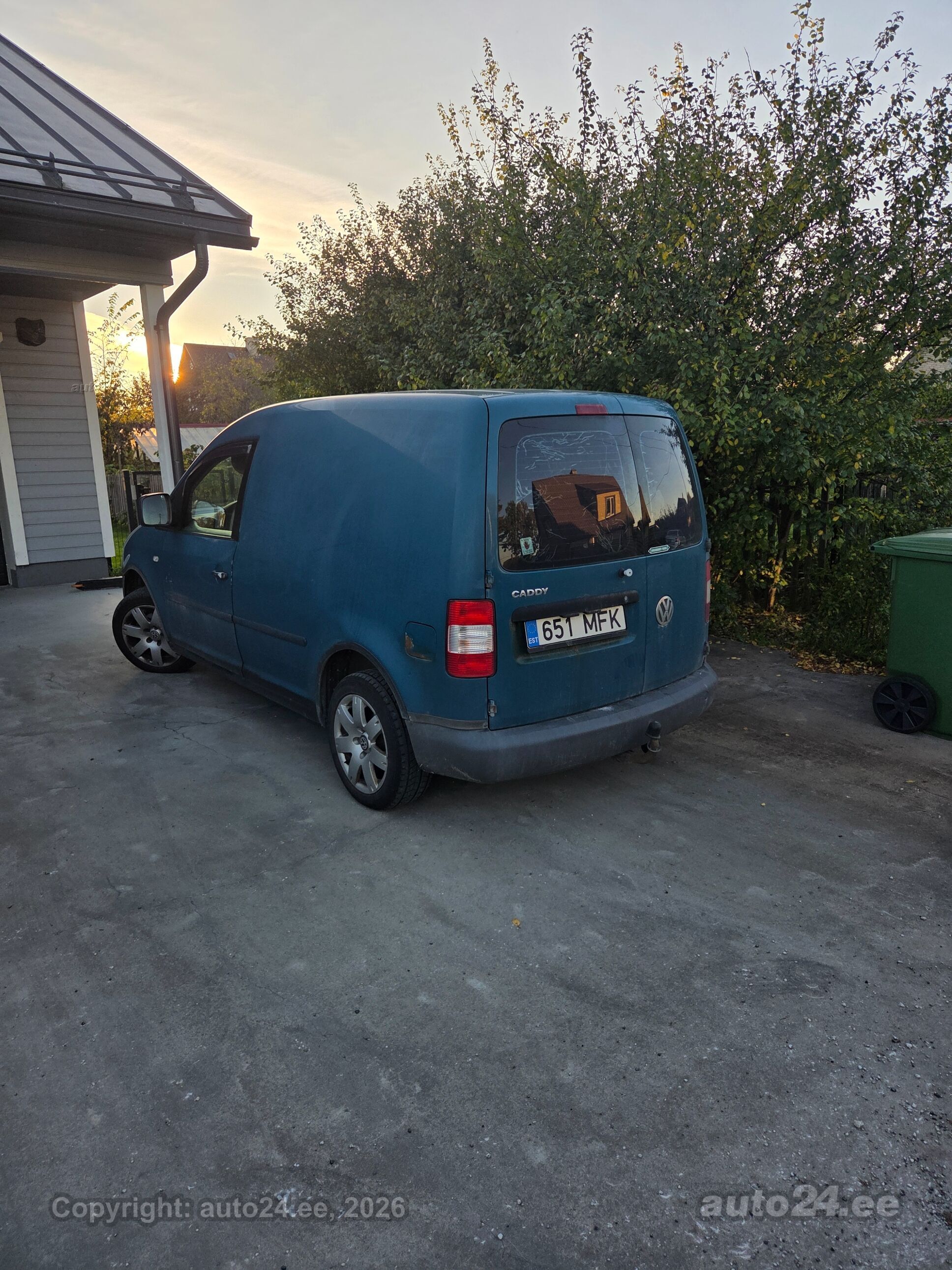 Volkswagen Caddy 2005 — вигляд ззаду