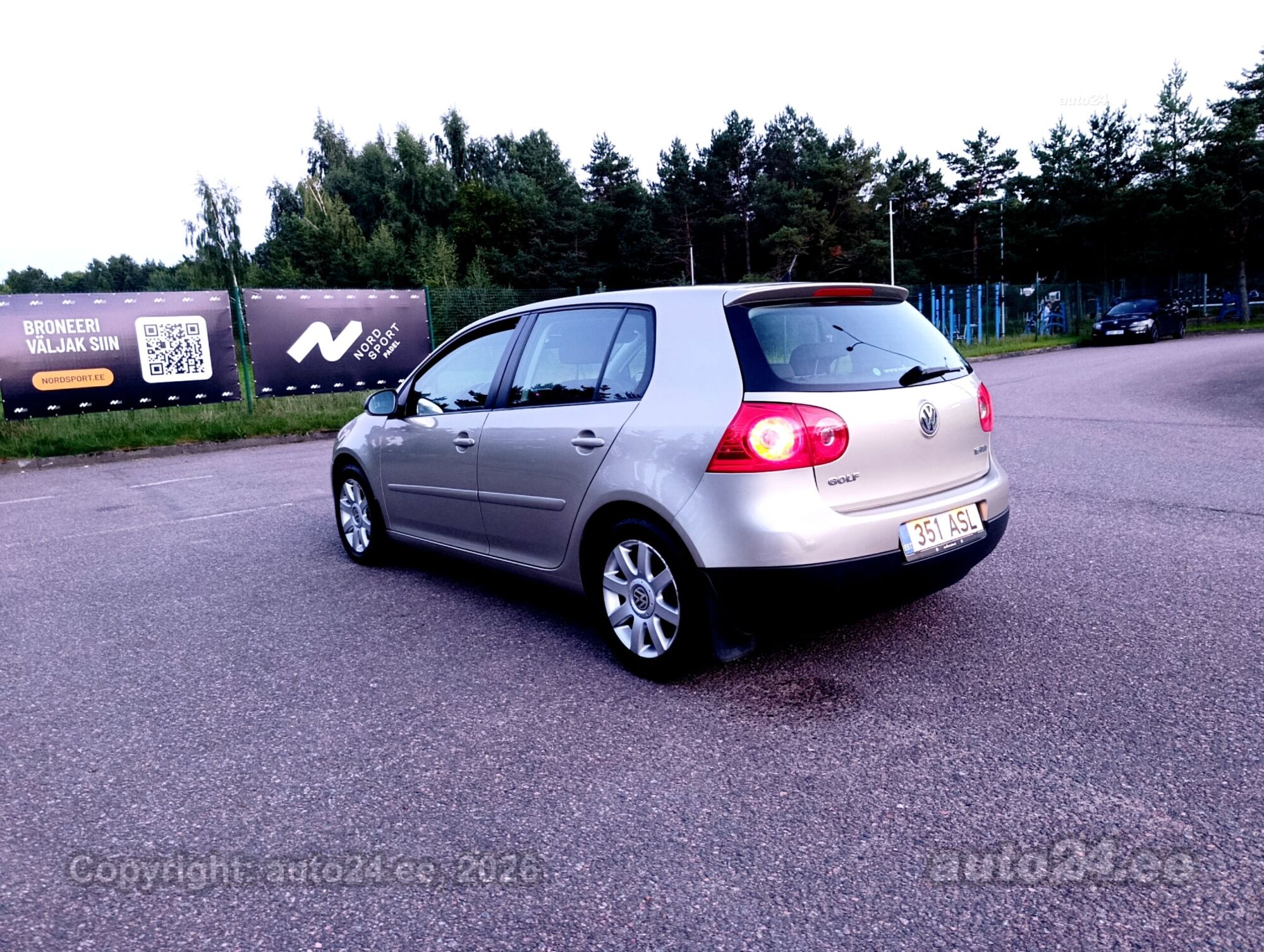 Volkswagen Golf - 4