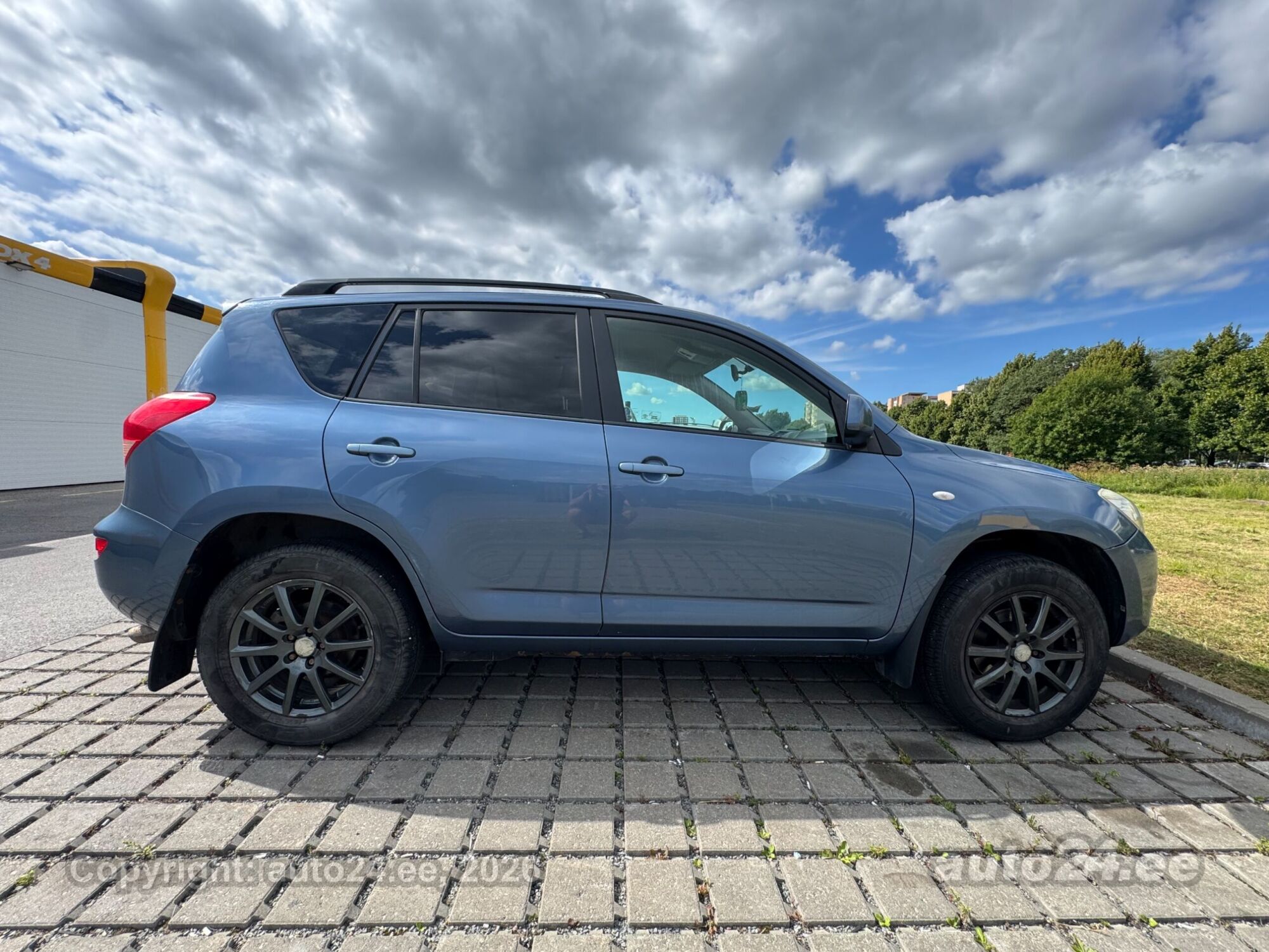 Toyota RAV4 2.0 R4 112kW 2009, kuva 2/6