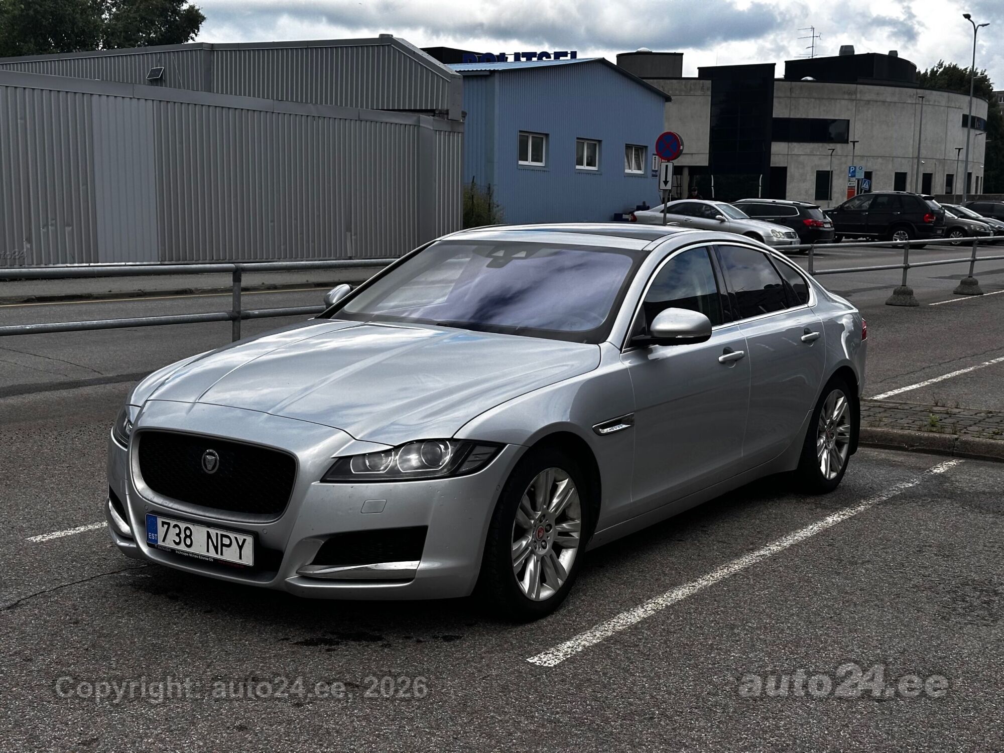Jaguar XF 2.0 132kW 2016, photo 2/10