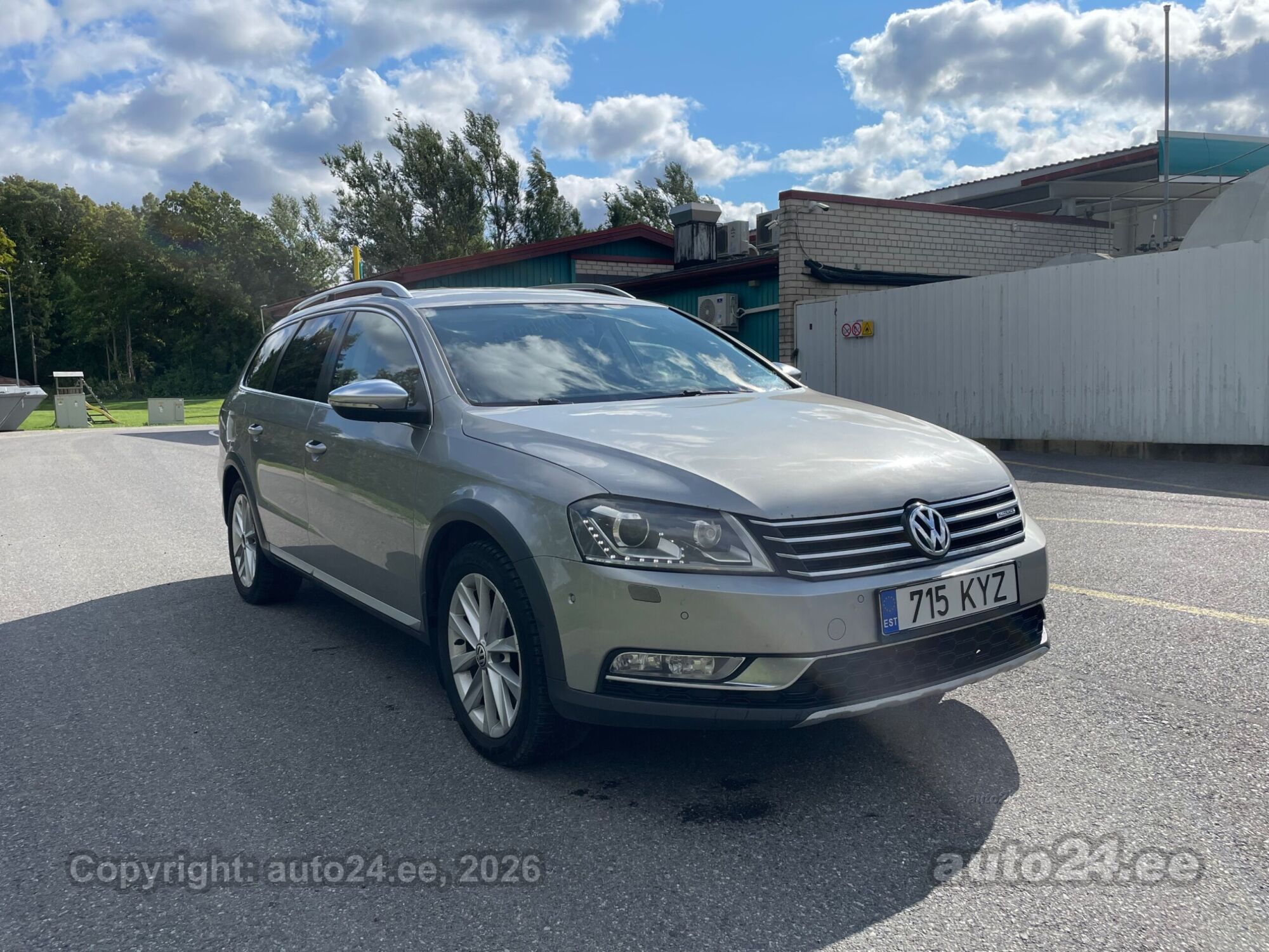 Volkswagen Passat 2012 — engine 1968 cm³ (125 kW)