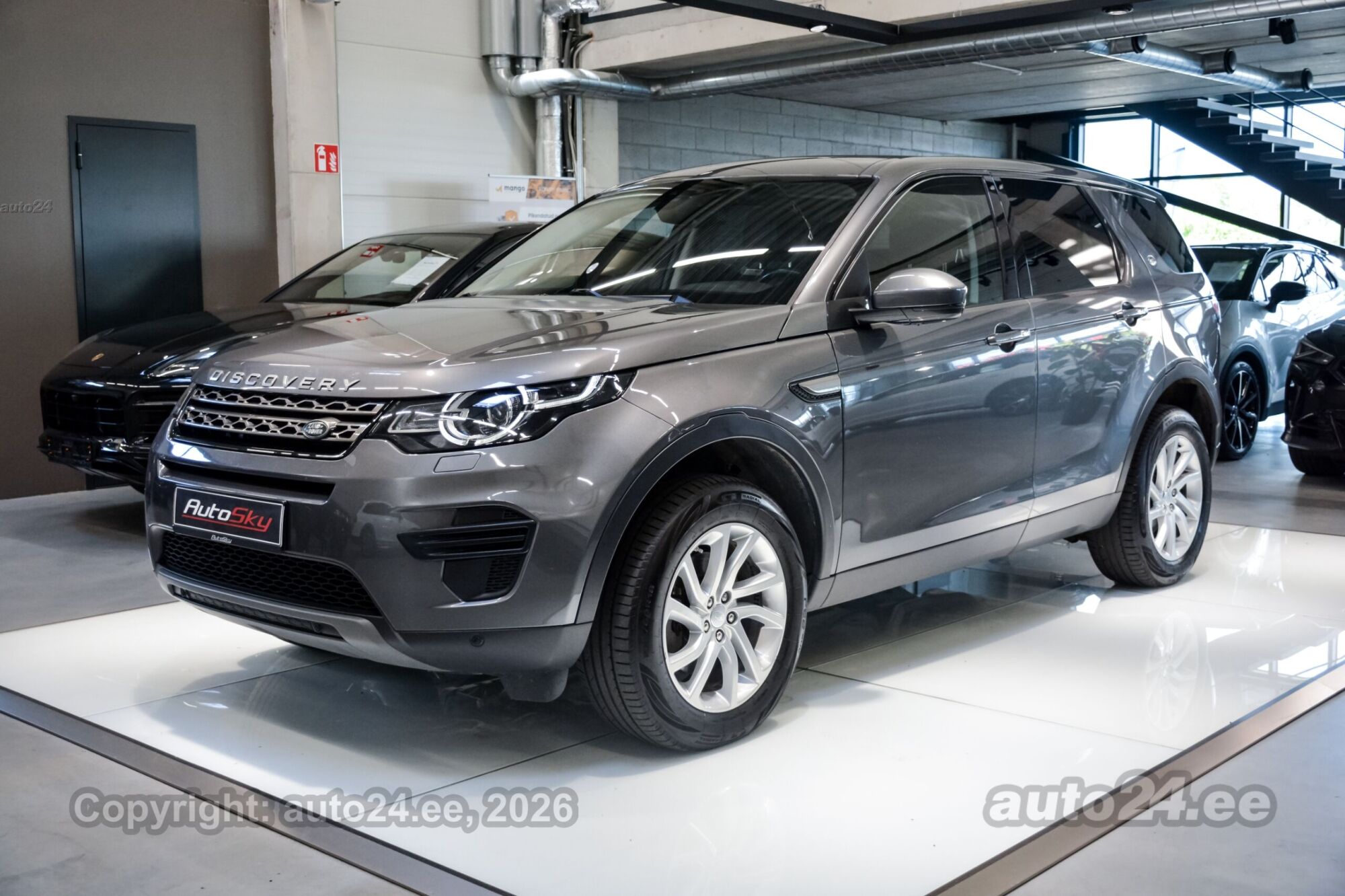 Land Rover Discovery Sport 2019, photo 2/10