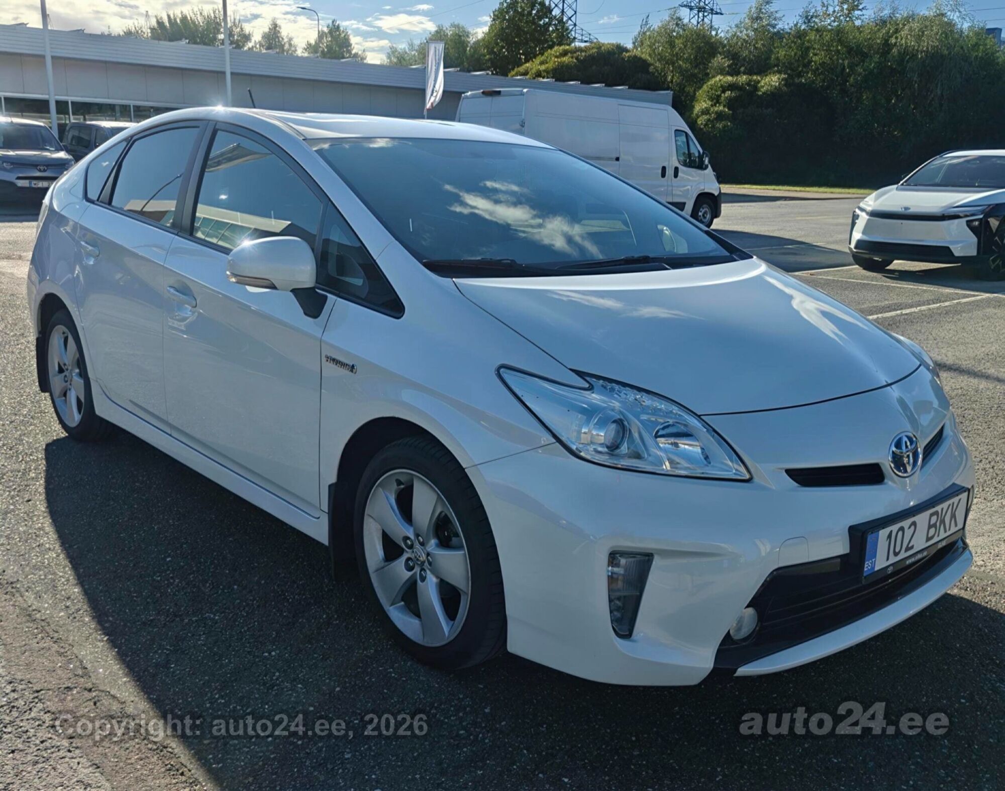 Toyota Prius E-cvt Advanced 1.8 73kW 2013, photo 3/10