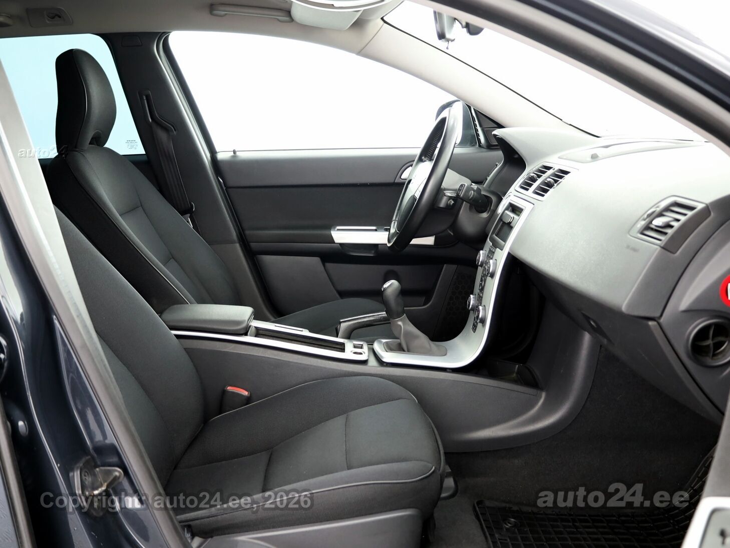 Volvo V50 2010 — photo 6