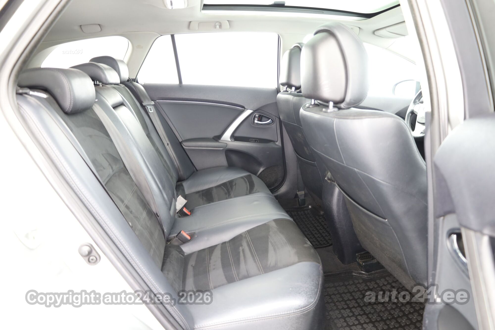 Toyota Avensis - 7