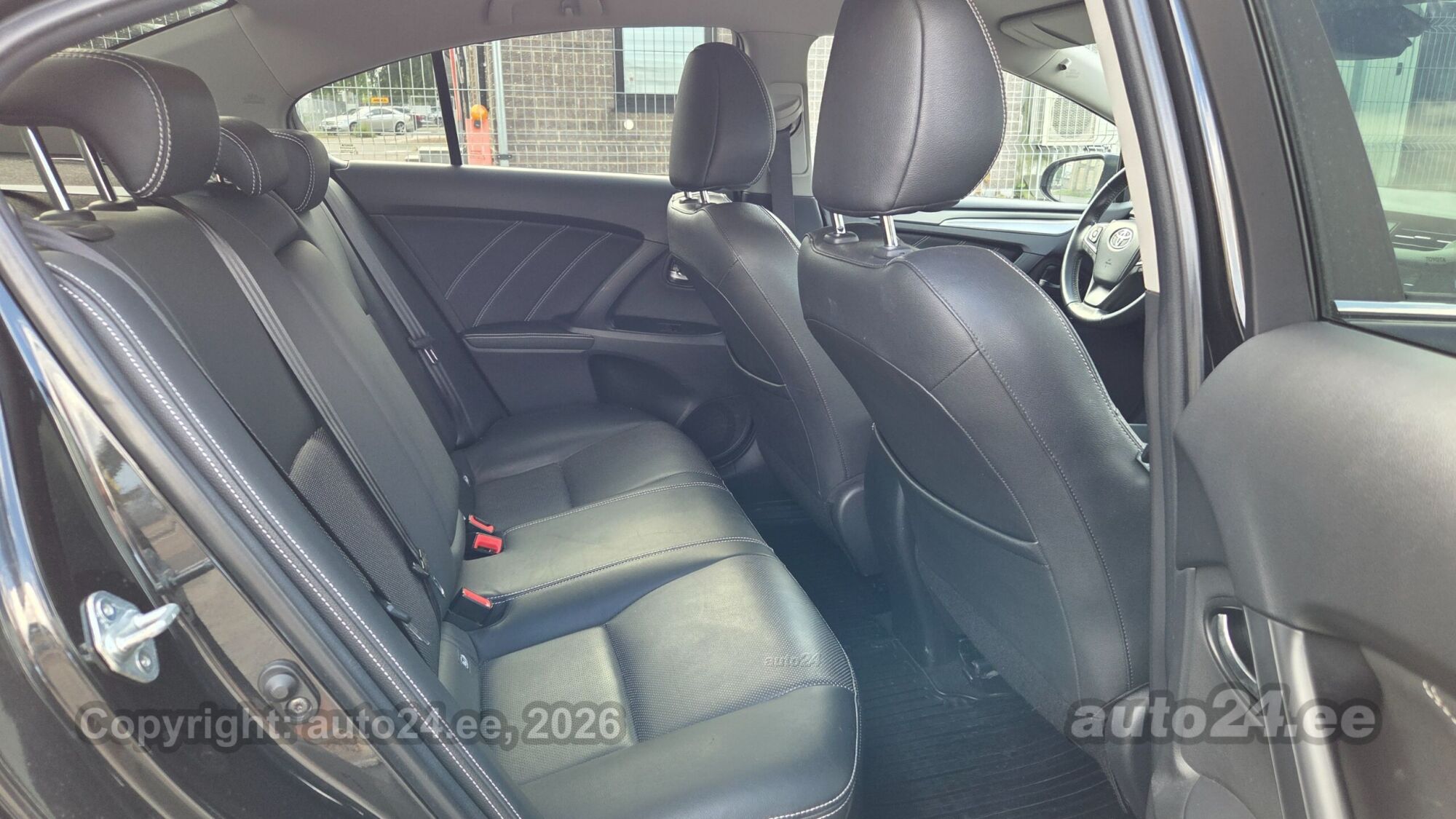 Toyota Avensis - 11
