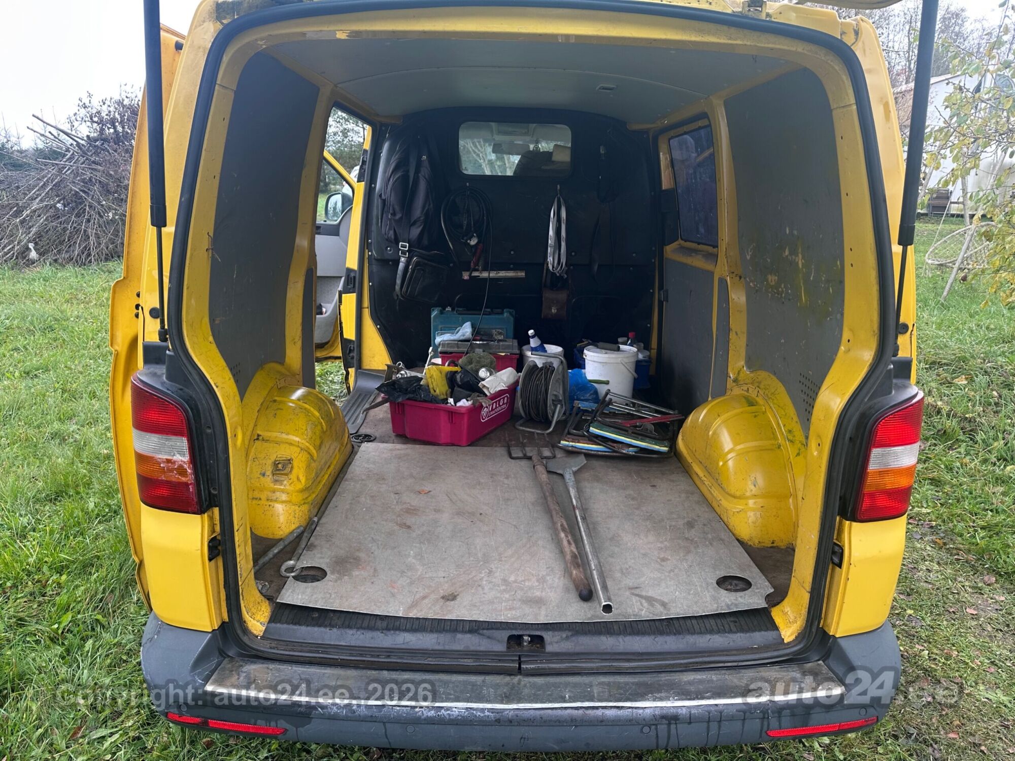Volkswagen Transporter 2012 — photo 5
