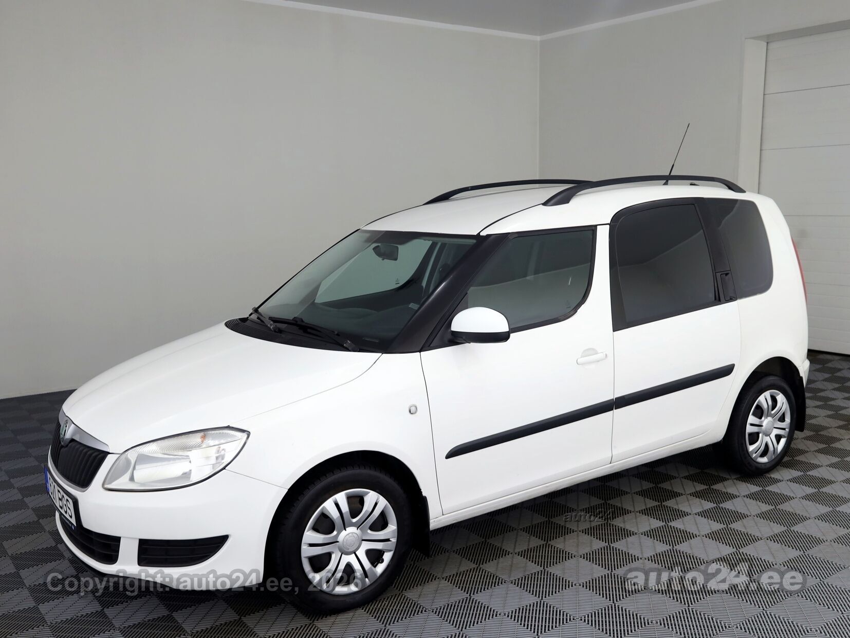 Skoda Roomster 2012 — rear view