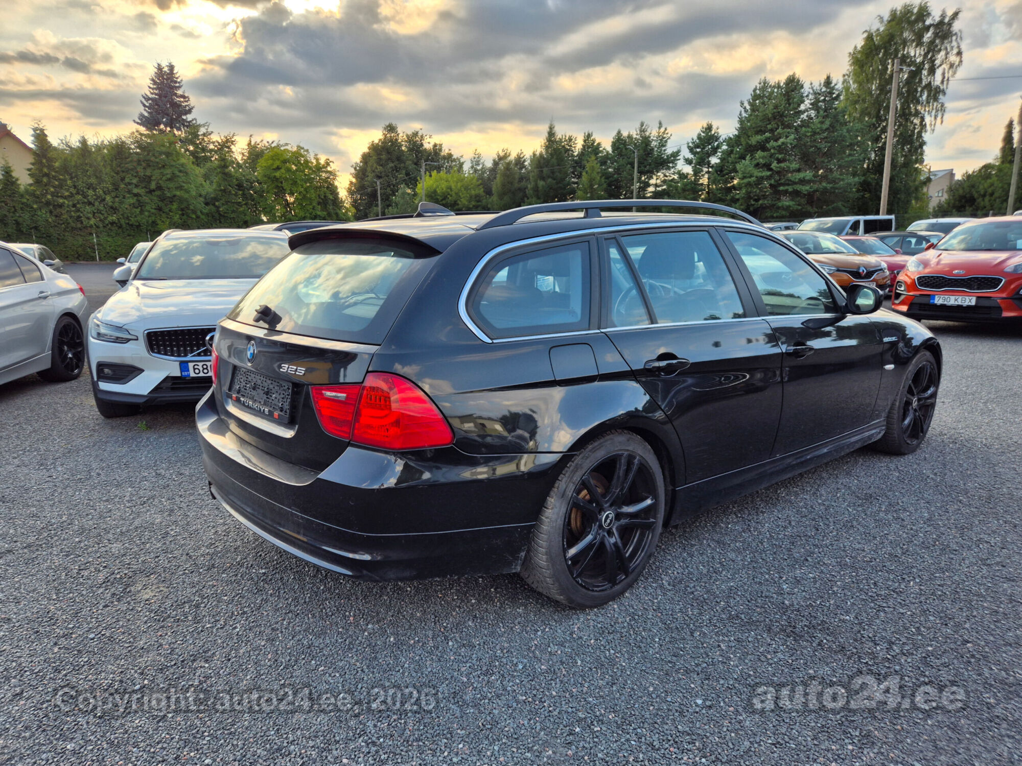 BMW 3-sarja 325 3.0 r6 I 160kW 2009, kuva 2/10