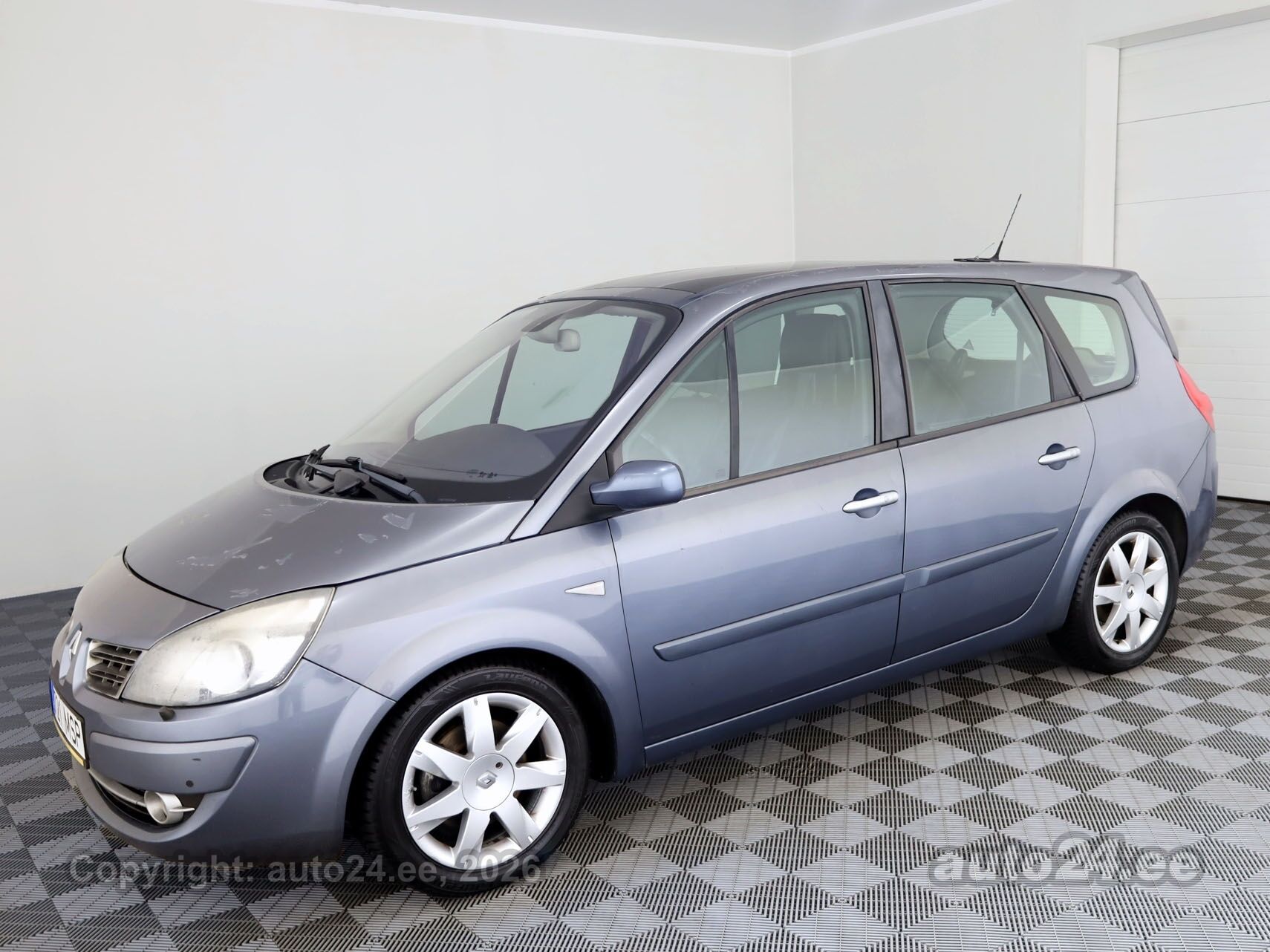 Renault Scenic 2008 — rear view