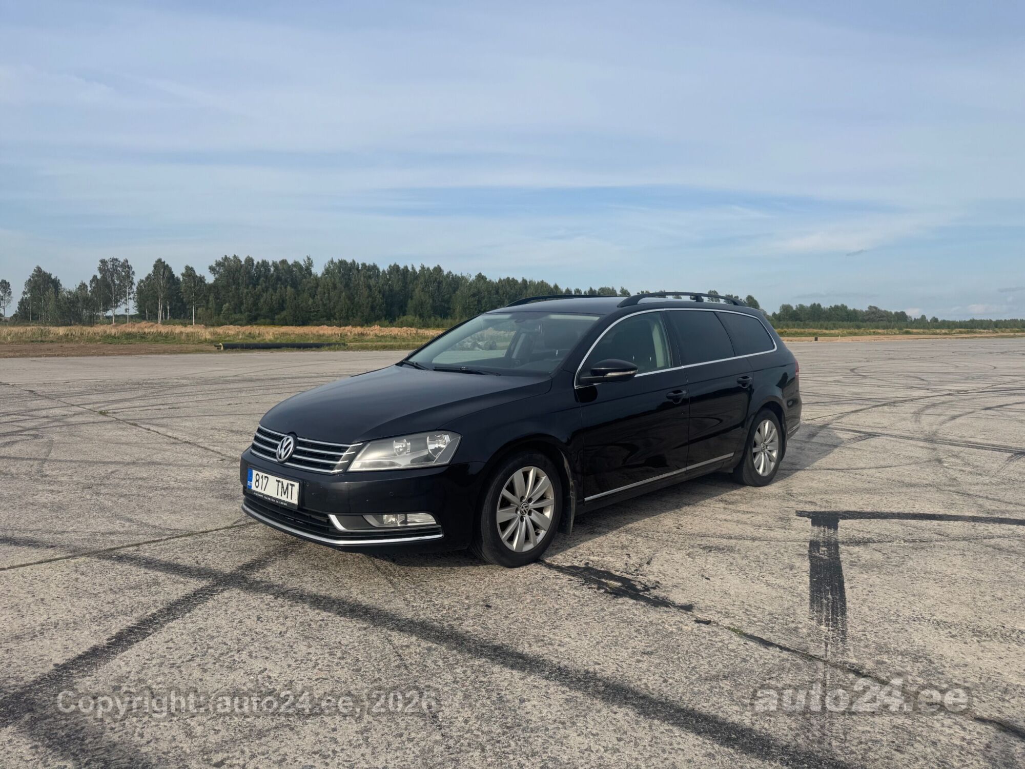 Volkswagen Passat 2013 — interior