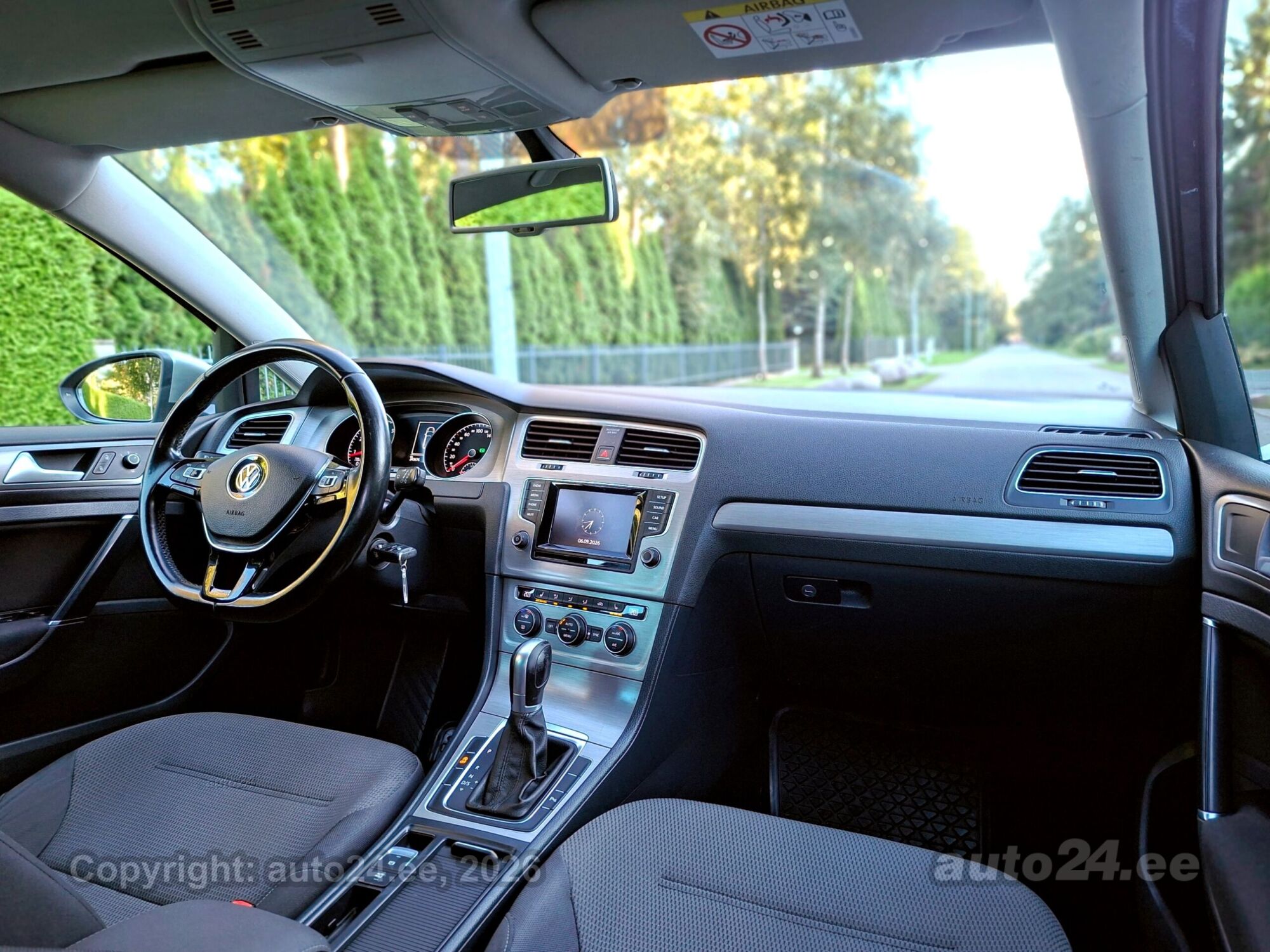 Volkswagen Golf - 11