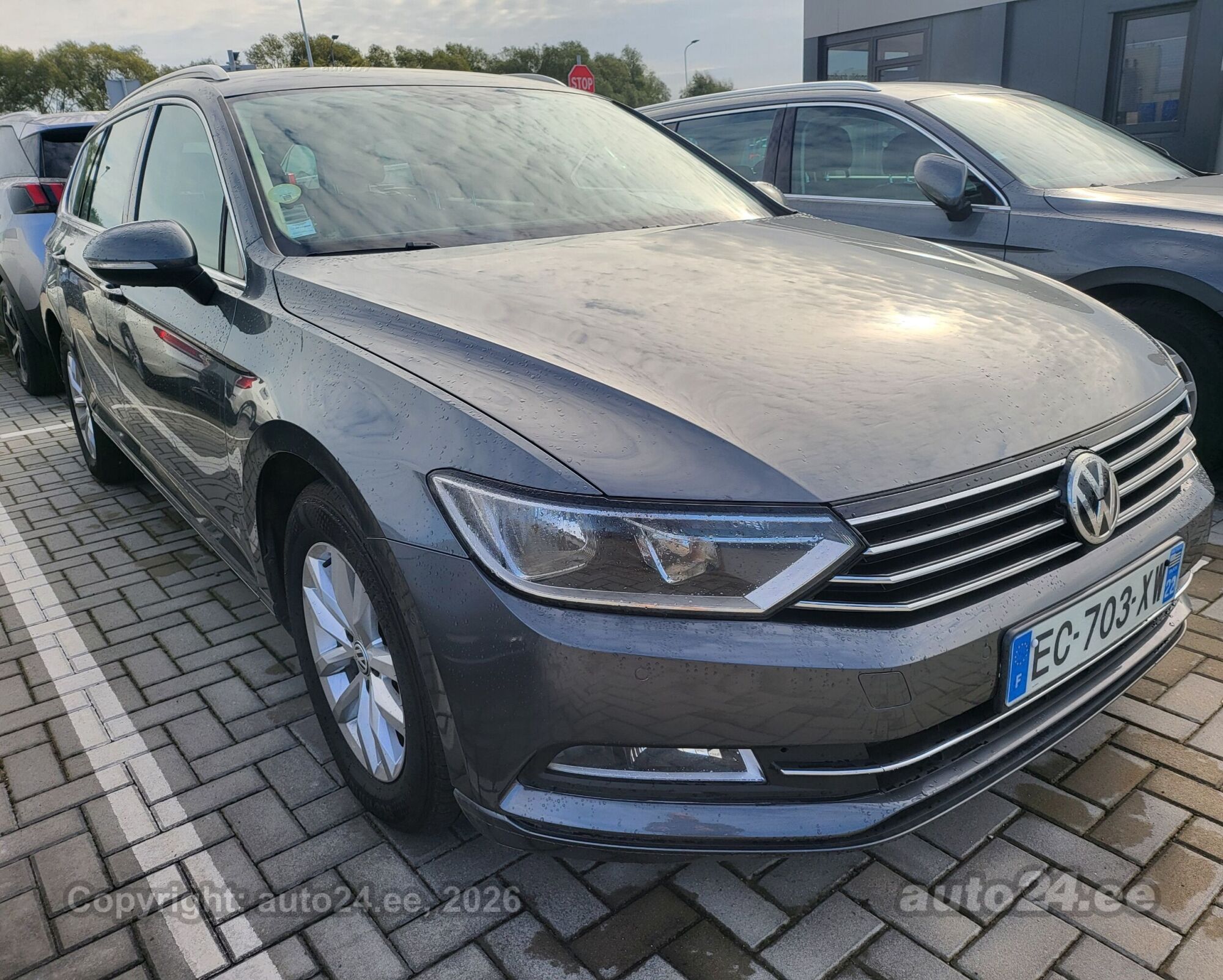 Volkswagen Passat - 2