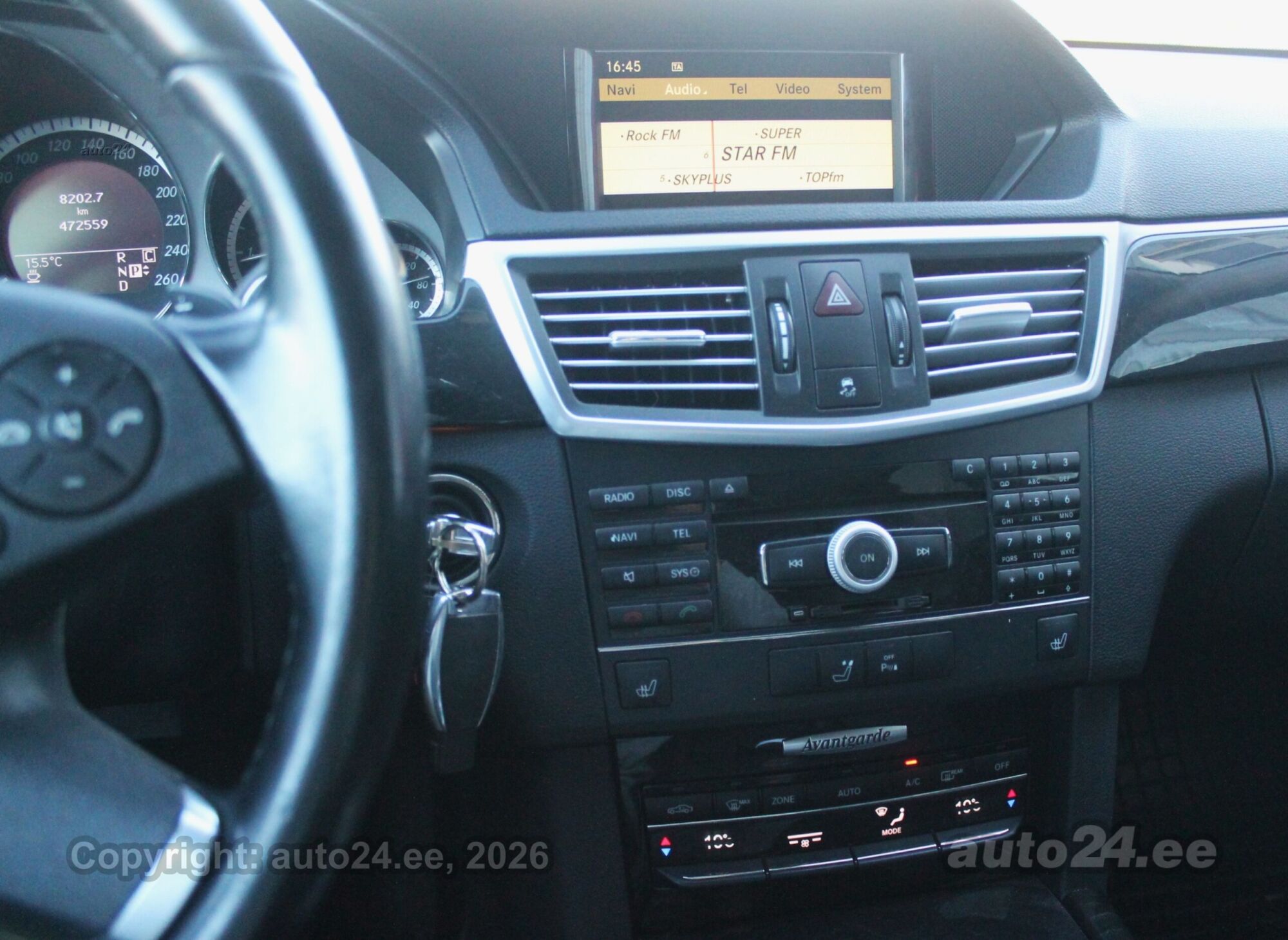 Mercedes-Benz E-Class 2010 — photo 14
