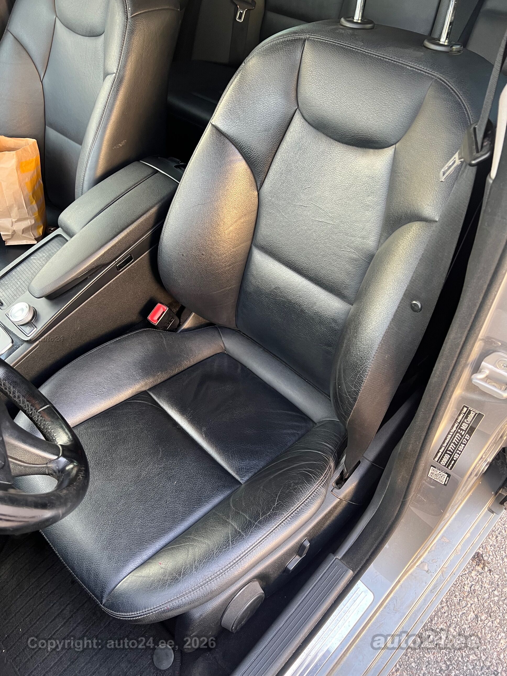 Mercedes-Benz C-Class 2010 — photo 7