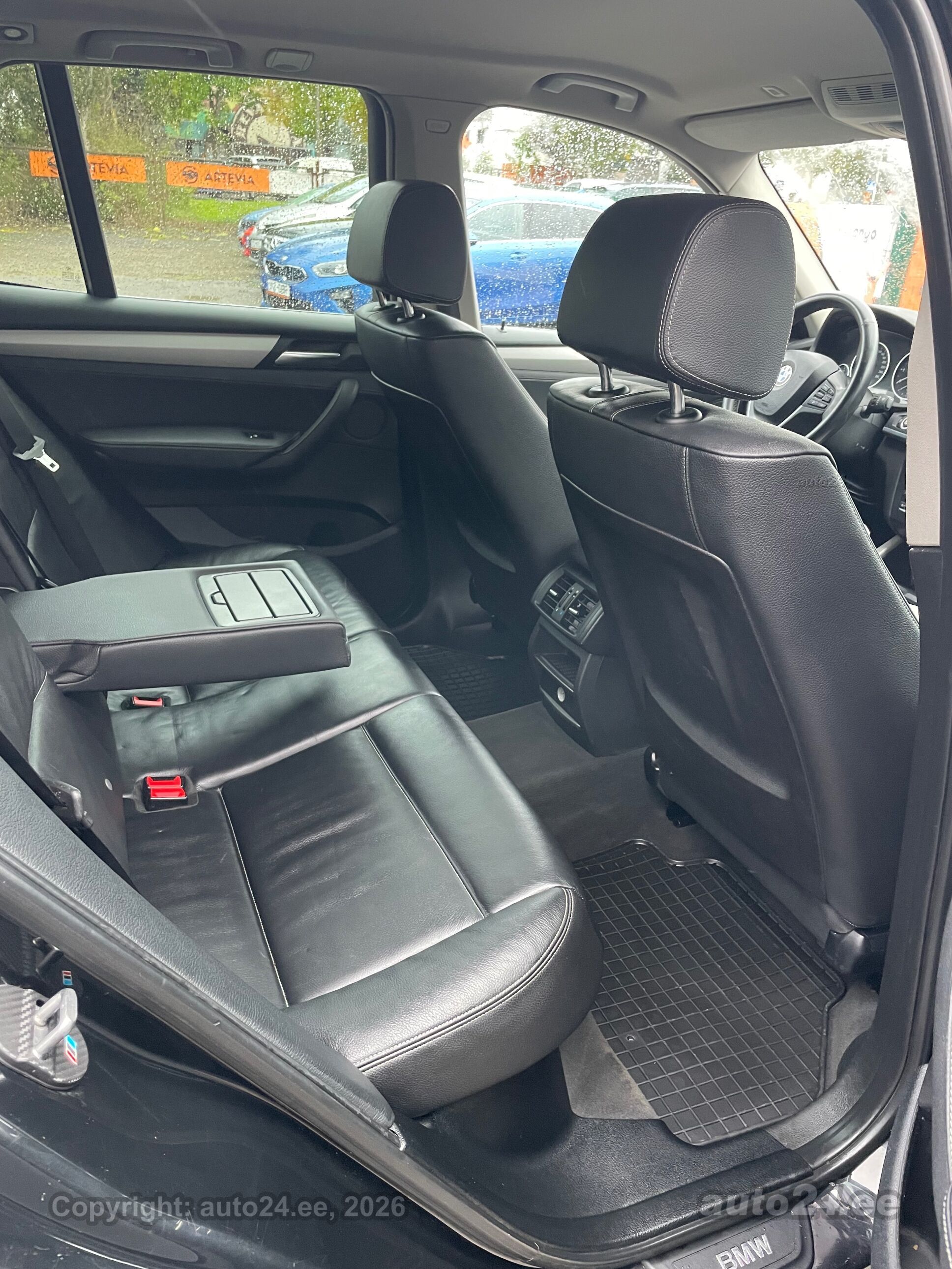 BMW X3 2011 — photo 10