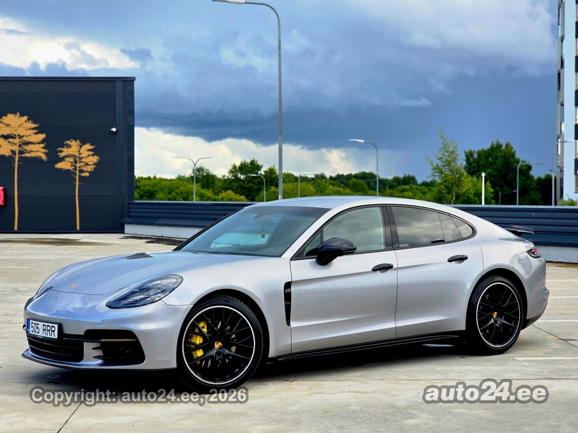 Porsche Panamera - 1