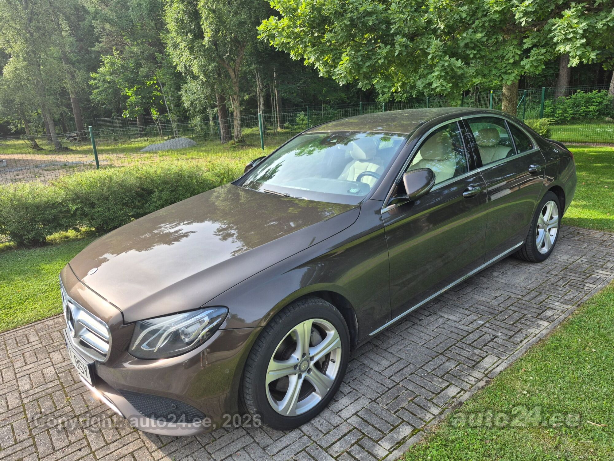 Mercedes-Benz E-sarja E 350 3.0 190kW 2017, kuva 2/9