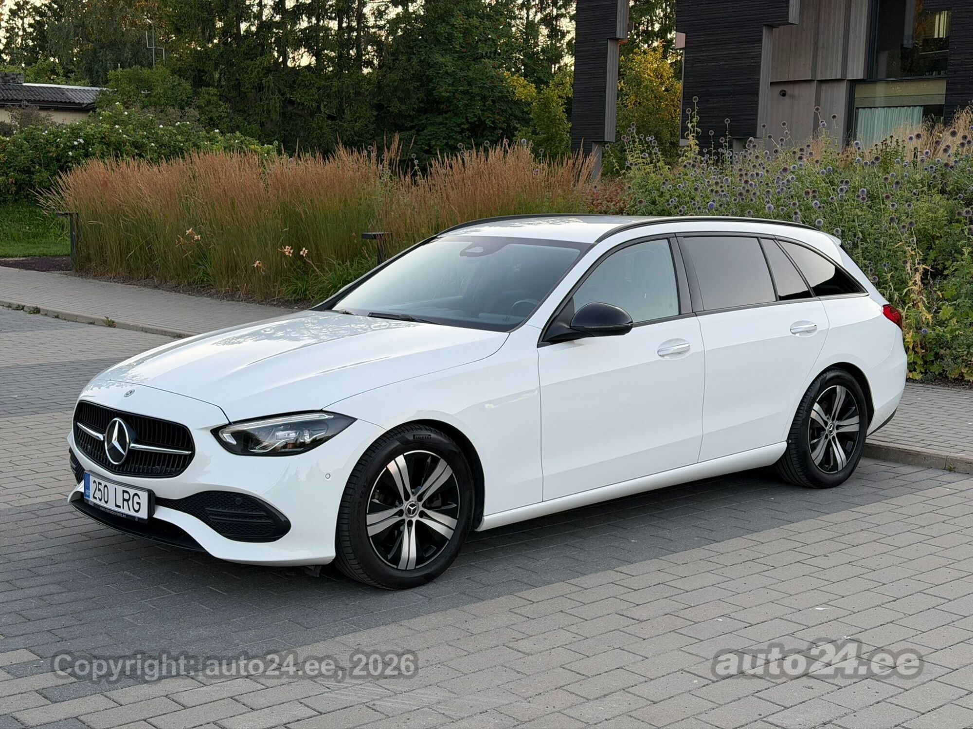 Mercedes-Benz C-sarja 2021, kuva 3/10