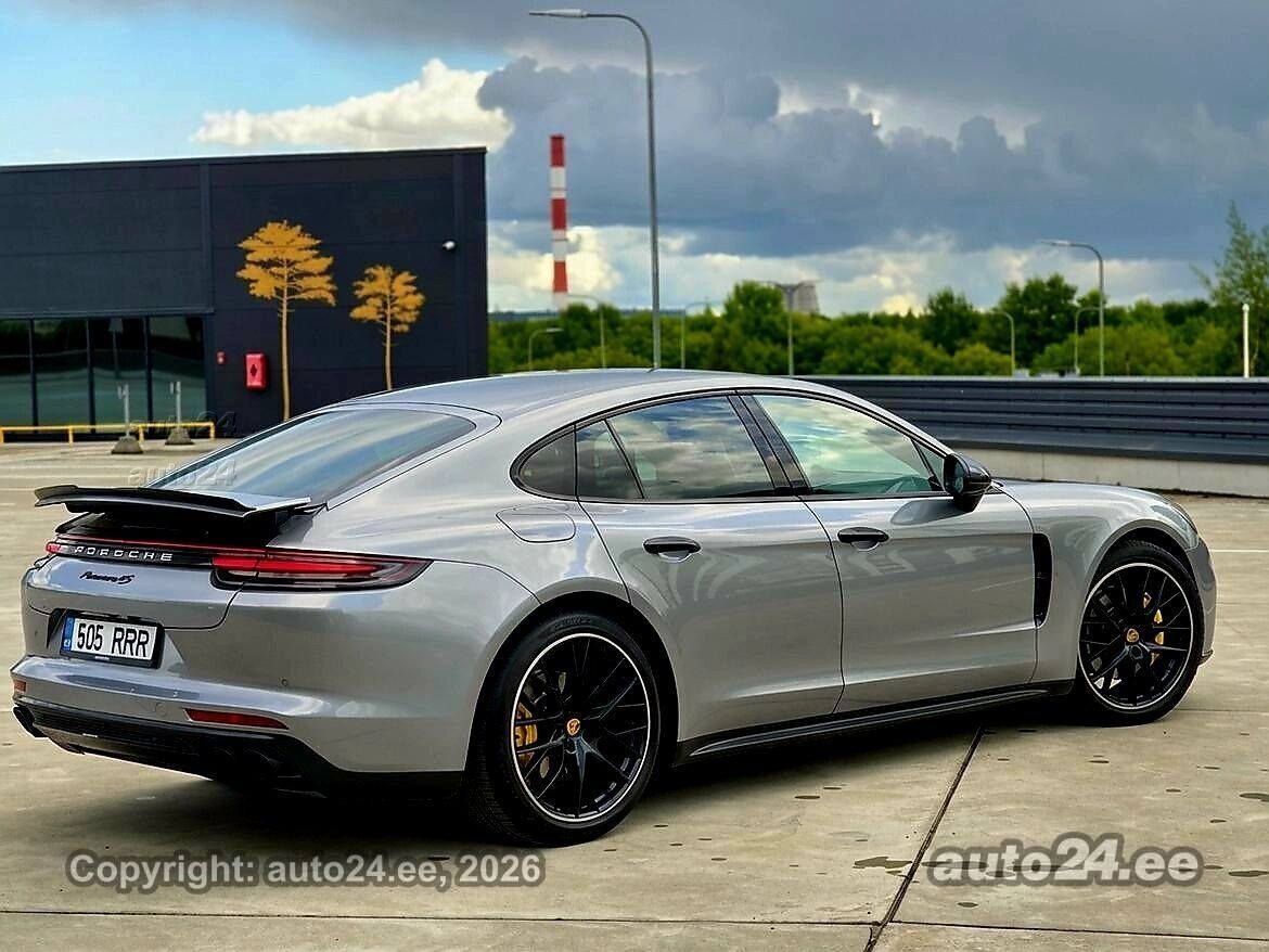 Porsche Panamera - 3