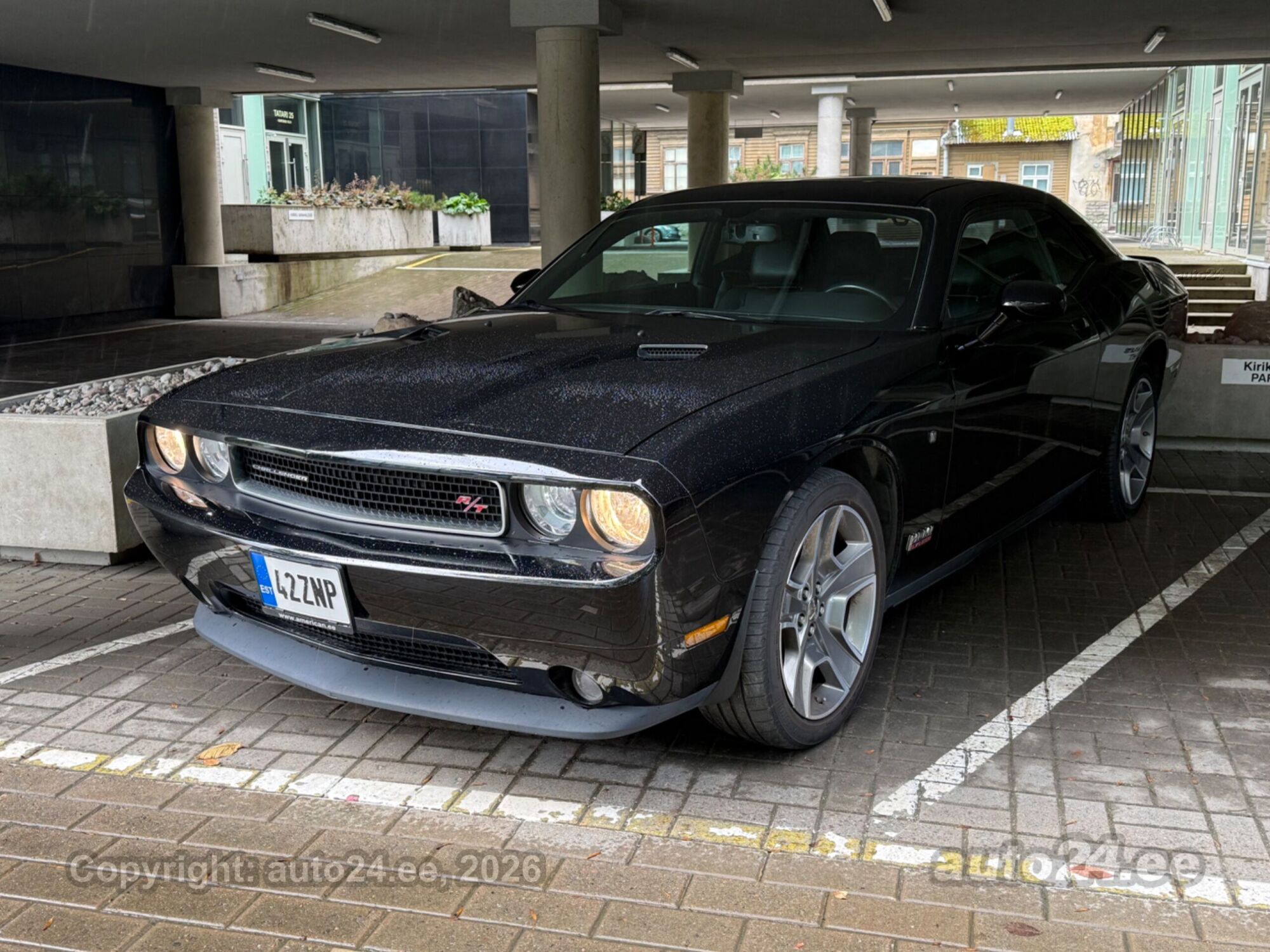 Dodge Challenger - 2