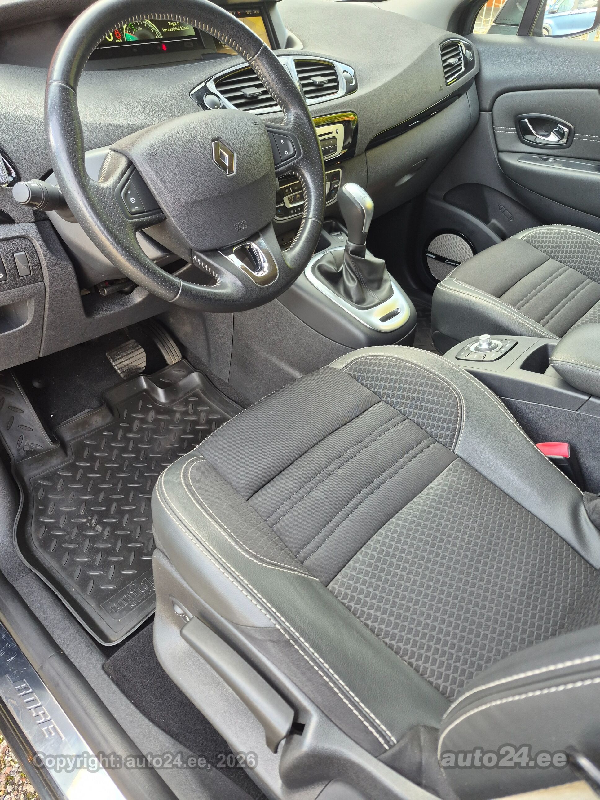 Renault Grand Scenic - 8