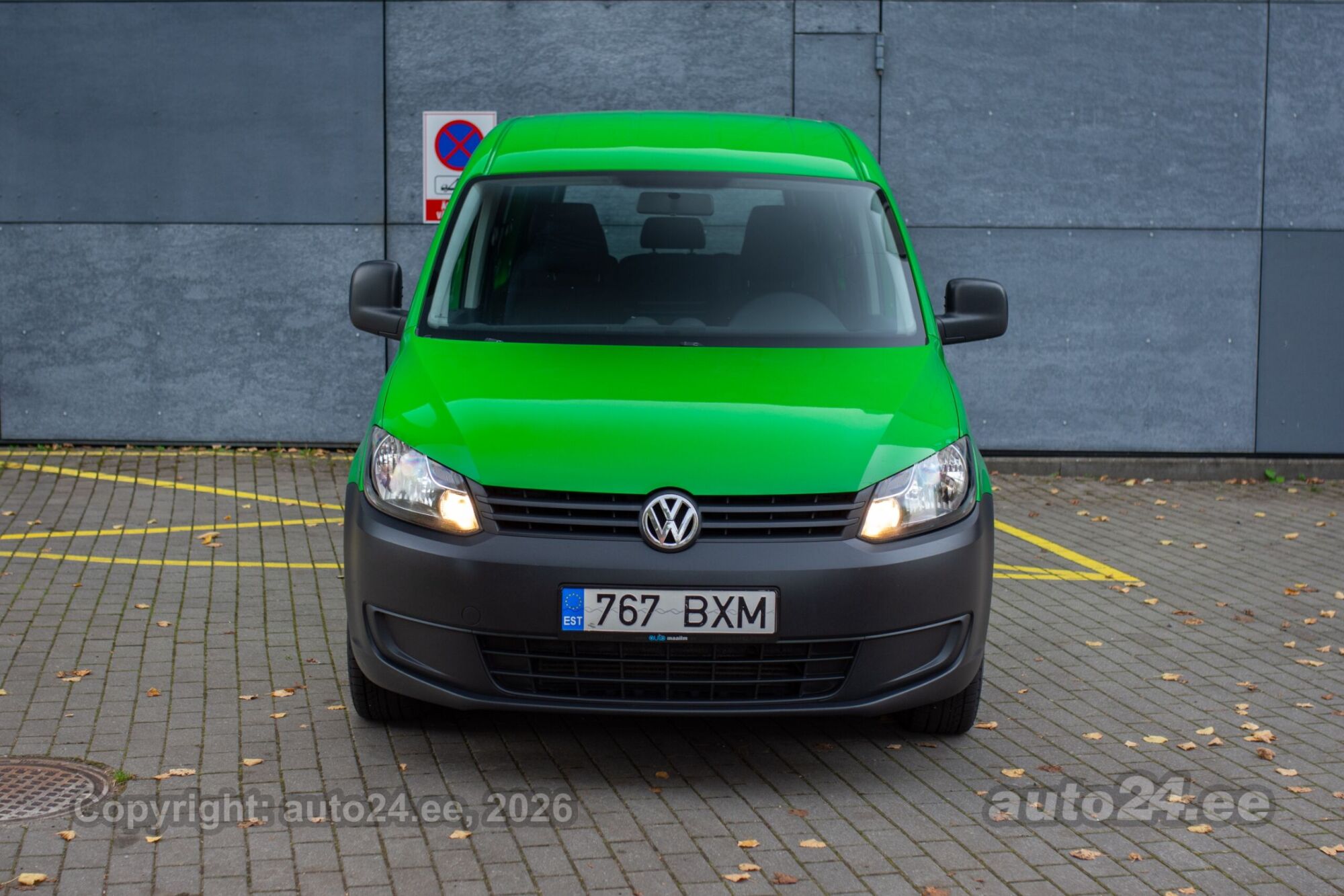 Volkswagen Caddy 2011 — rear view