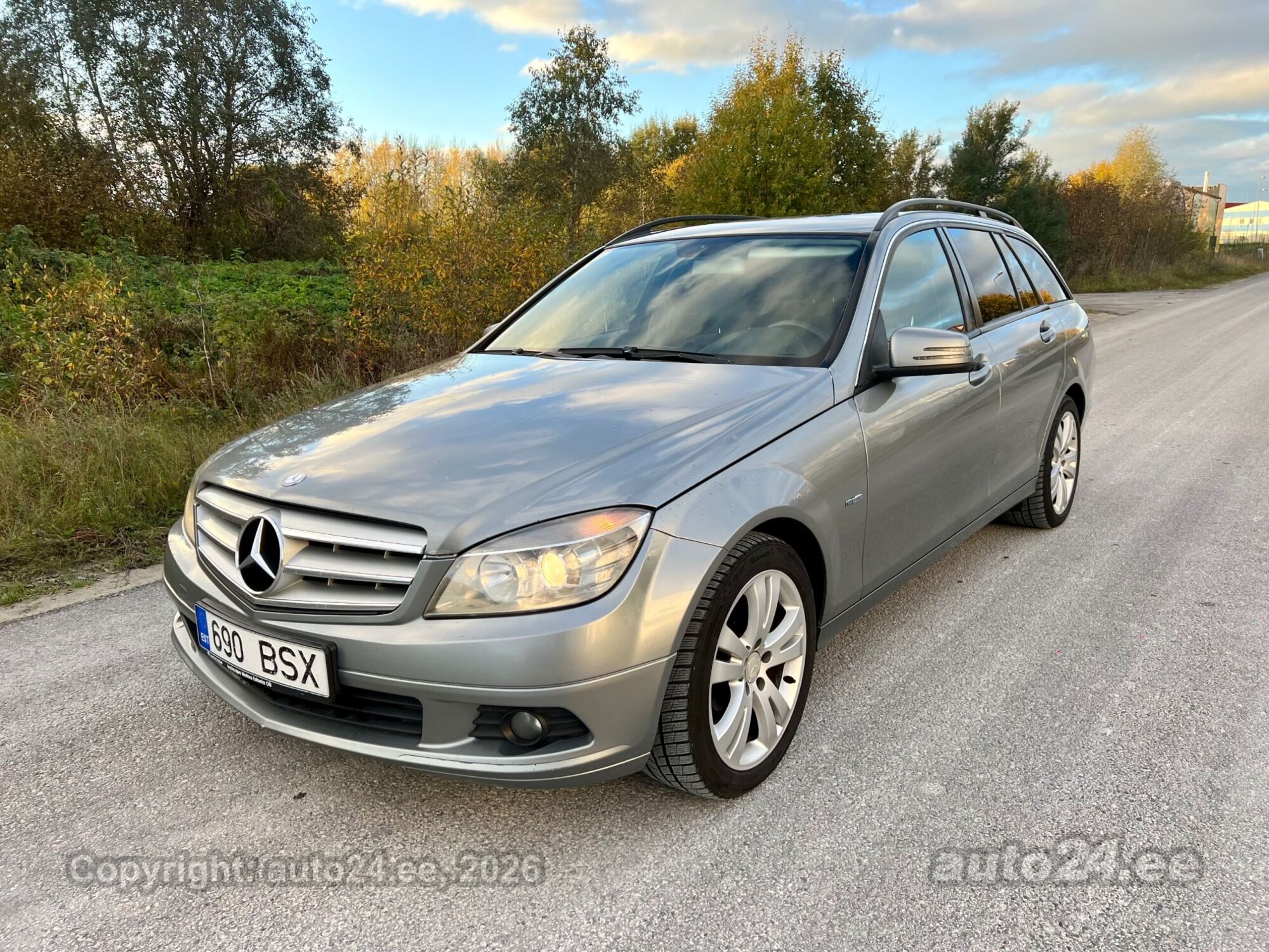 Mercedes-Benz C-Class 2010 — rear view