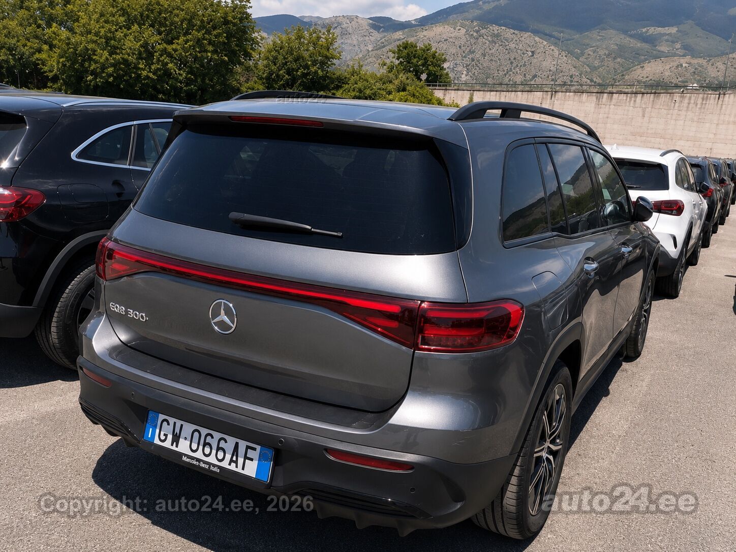 Mercedes-Benz EQB 250+ AMG Styling 140kW 2024, photo 3/6