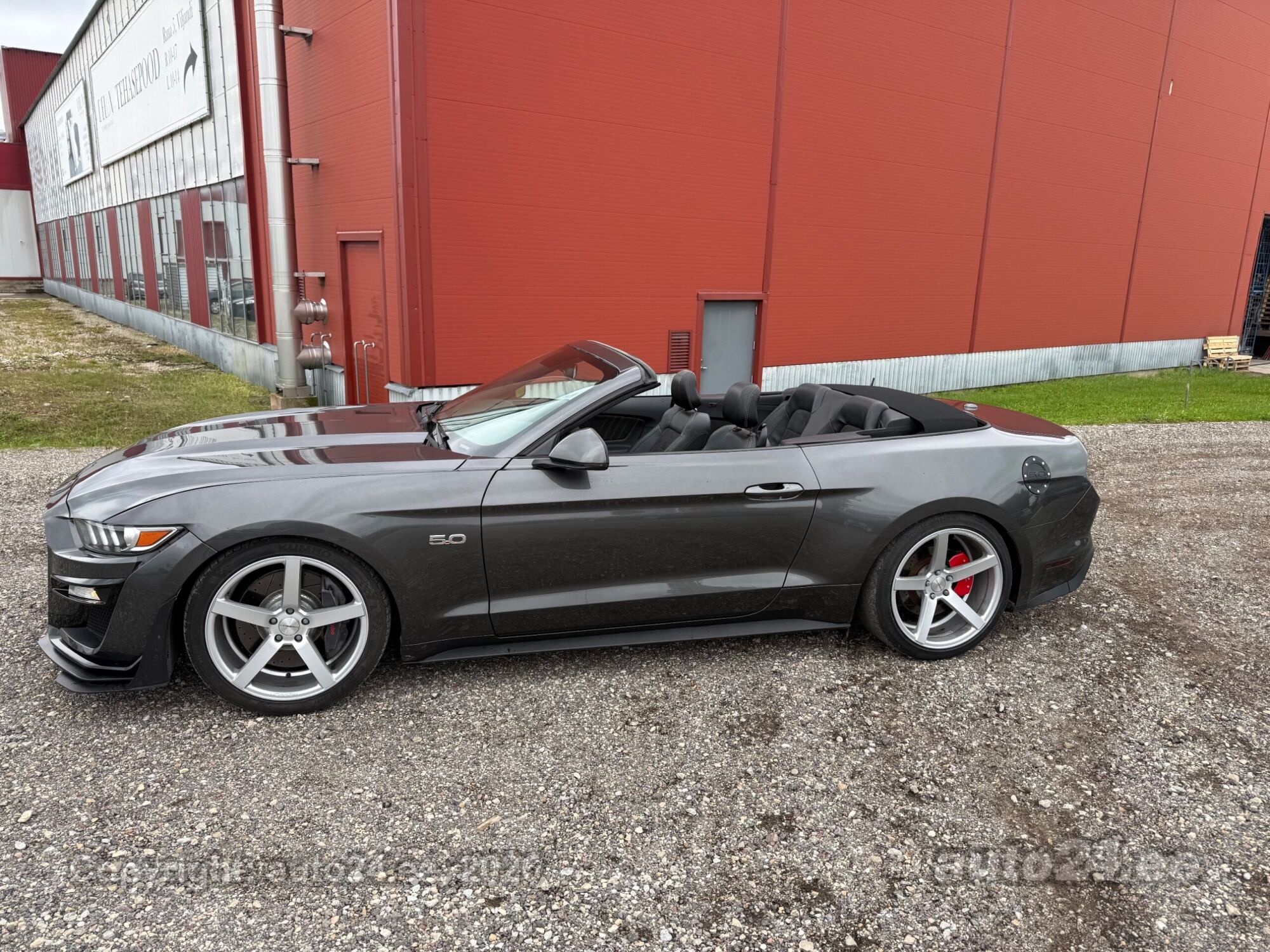 Ford Mustang - 7