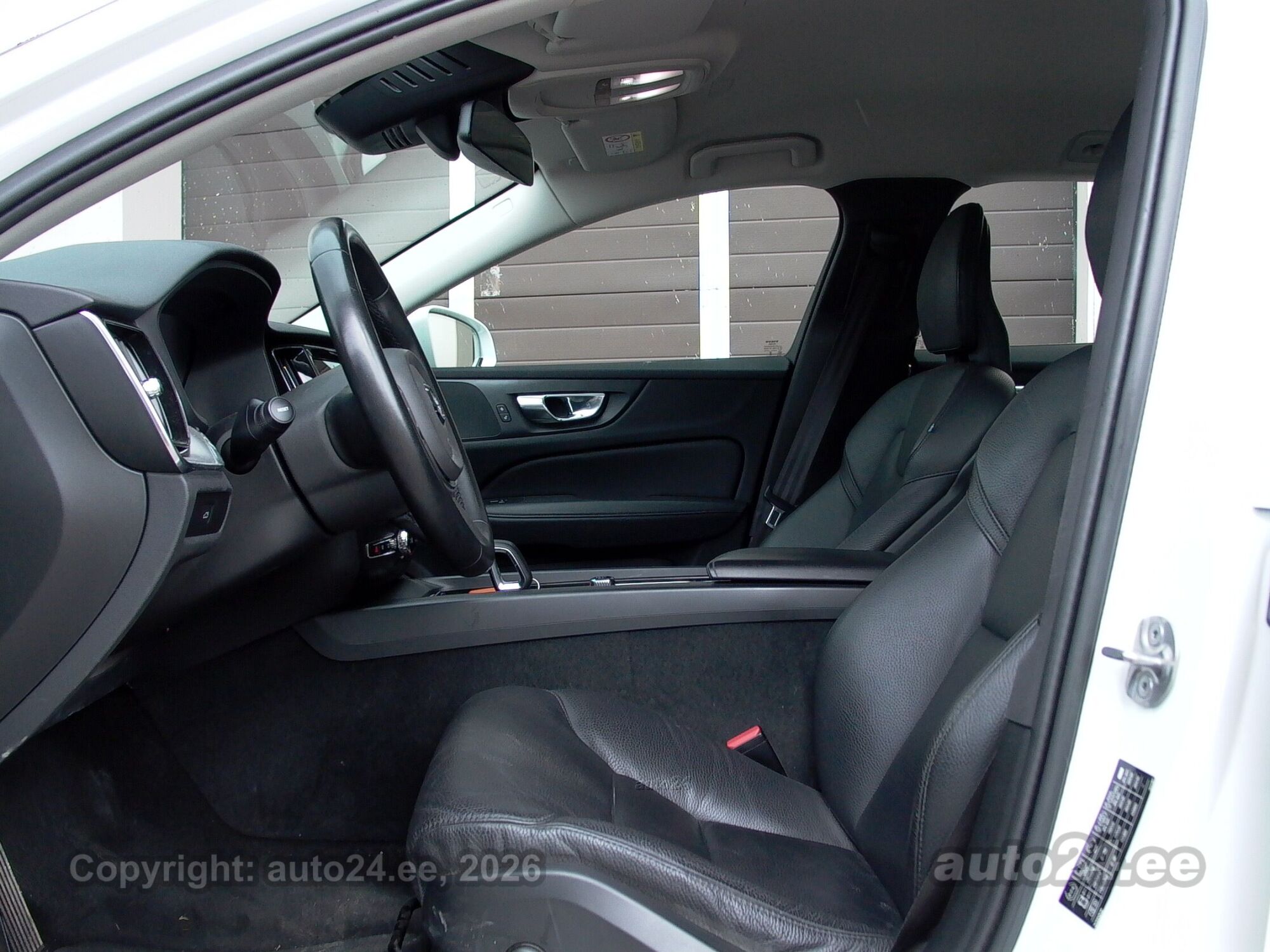 Volvo V60 Cross Country AWD 2.0 145kW 2023, photo 4/10
