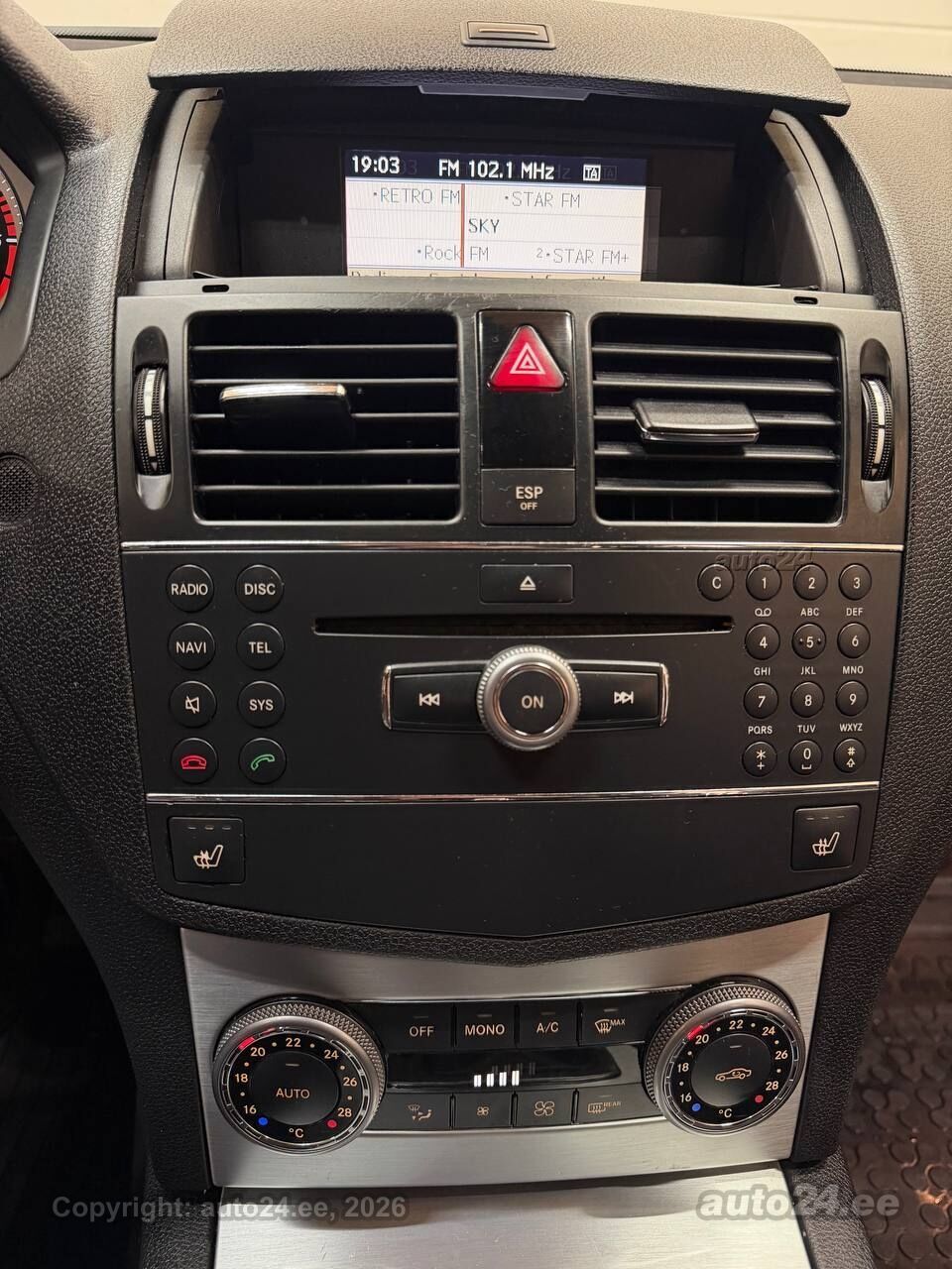 Mercedes-Benz C-Class 2008 — photo 12
