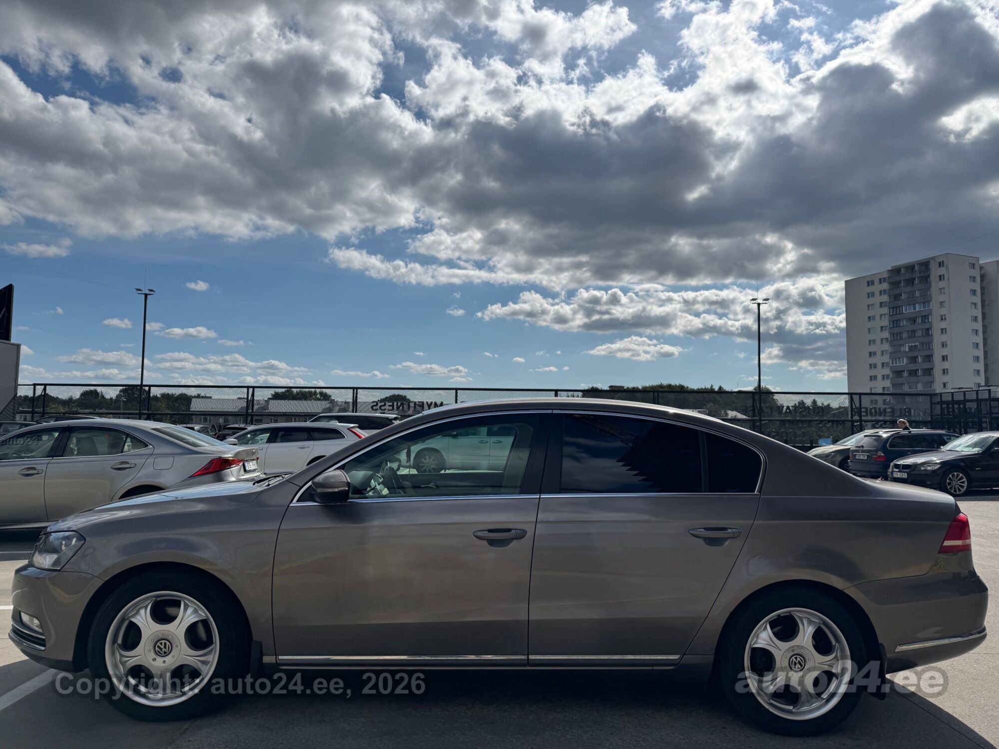 Volkswagen Passat 1.8 118kW 2011, kuva 3/10