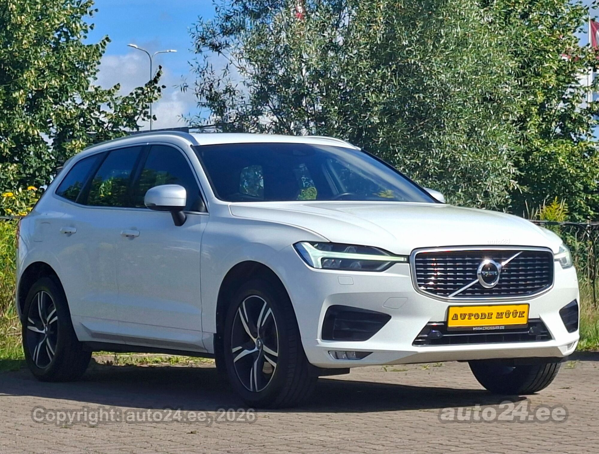 Volvo XC60 R-Line 2.0 173kW 2018, photo 2/10