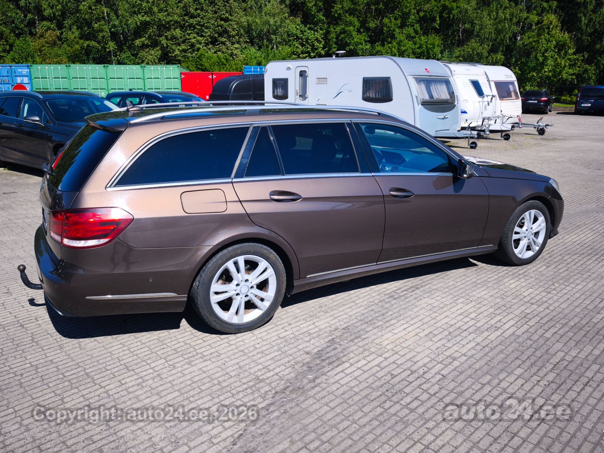 Mercedes-Benz E-sarja E 200 2.1 100kW 2013, kuva 4/10