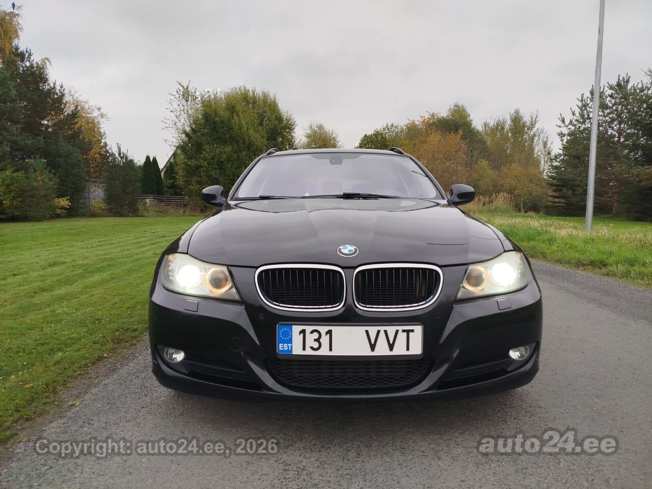 BMW 3 Series 2011 — photo 7