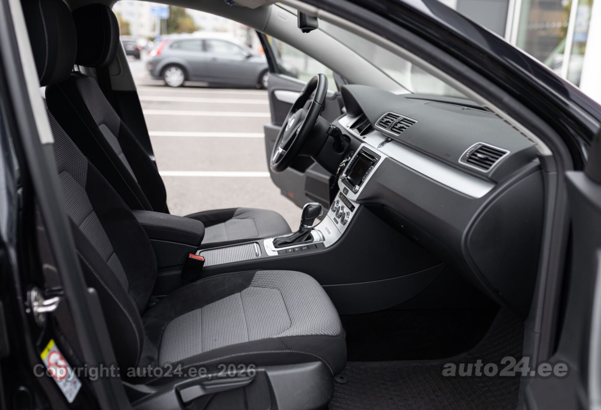 Volkswagen Passat 2013 — photo 21
