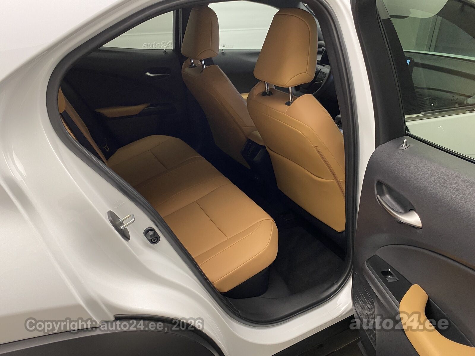 Lexus UX - 8