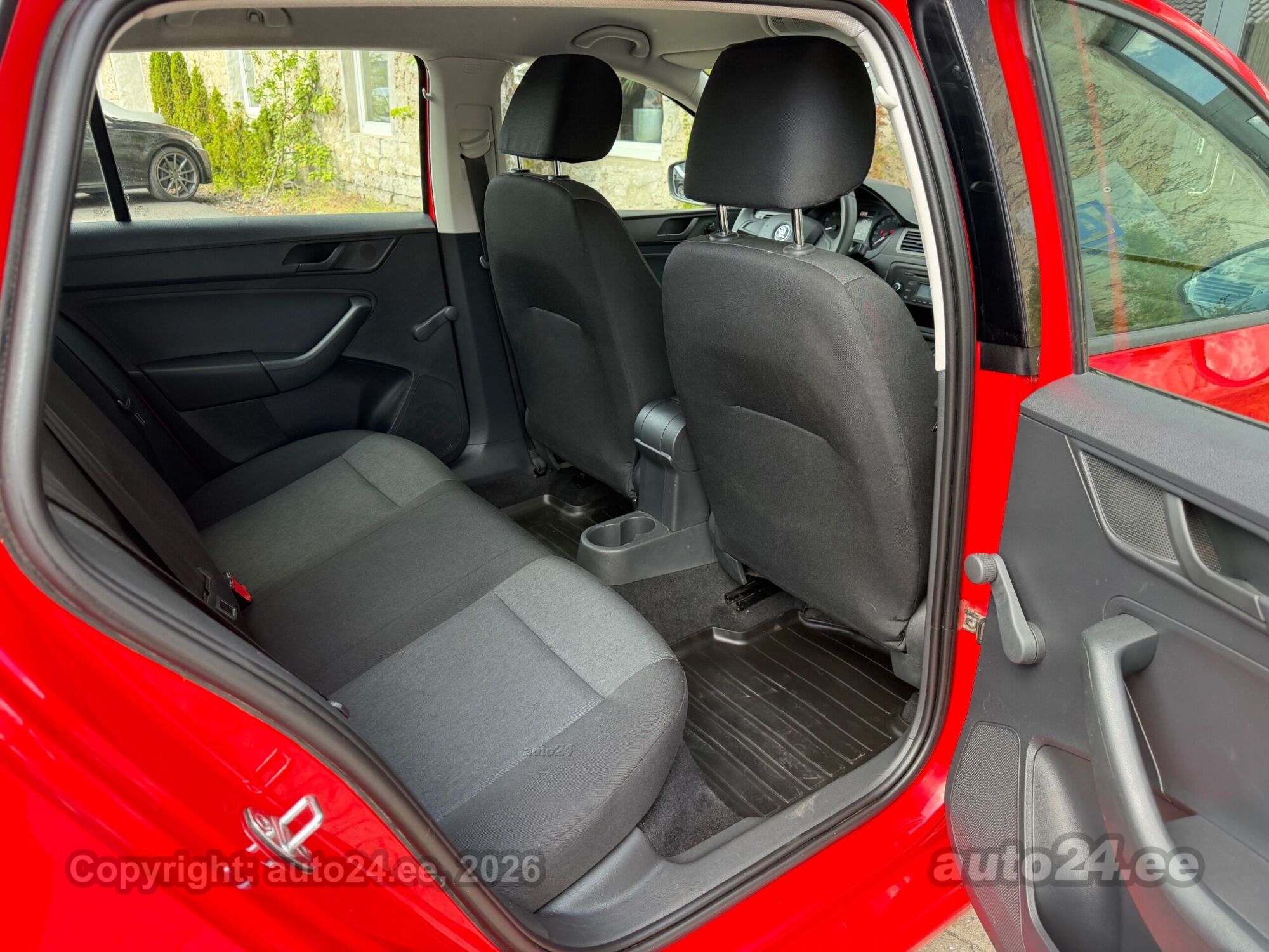 Skoda Rapid Active 1.2 R4 63kW 2015, kuva 7/10