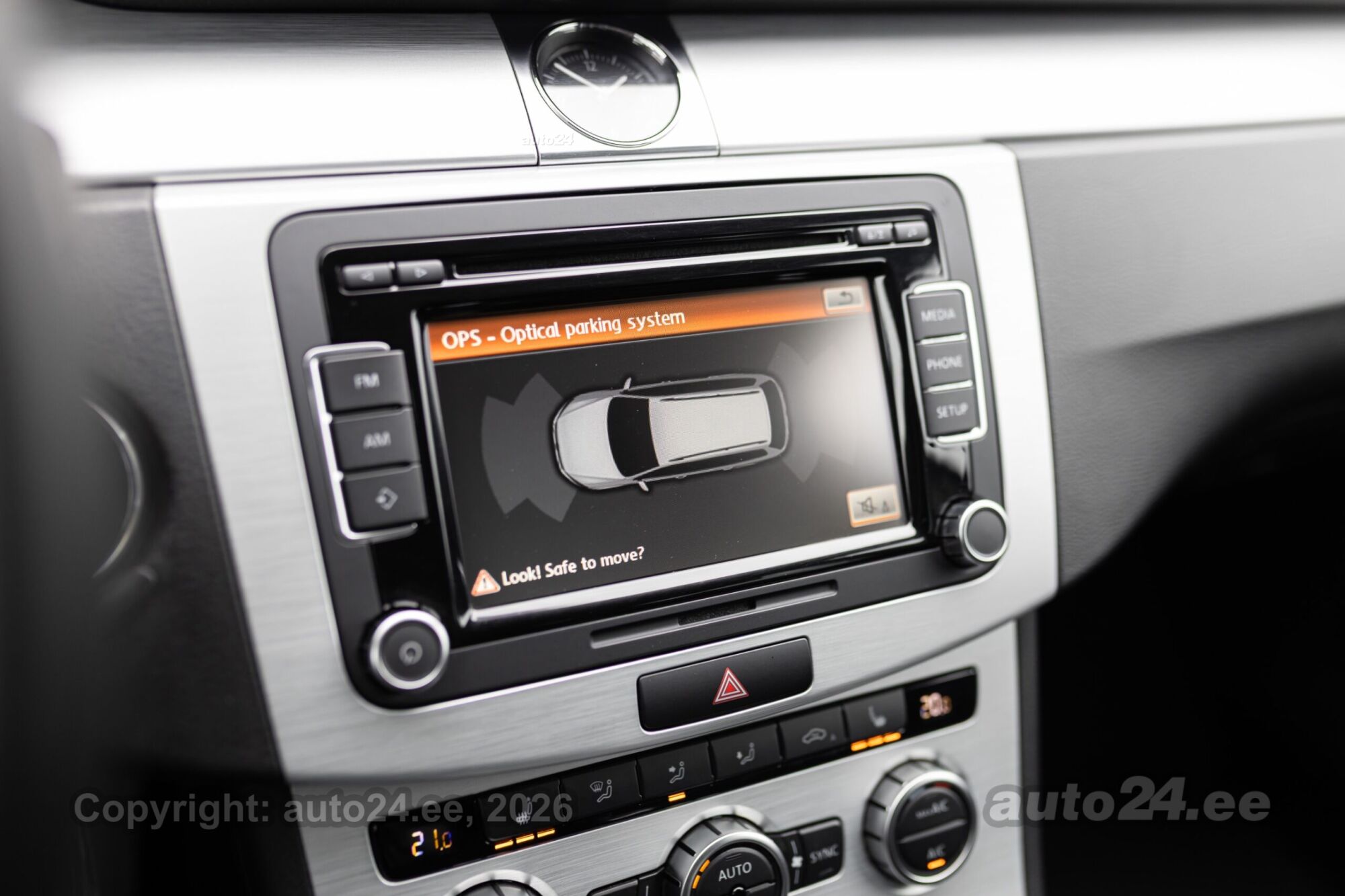 Volkswagen Passat 2013 — photo 9