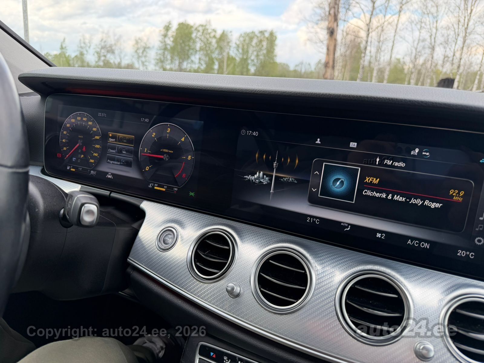 Mercedes-Benz E 200 - 12