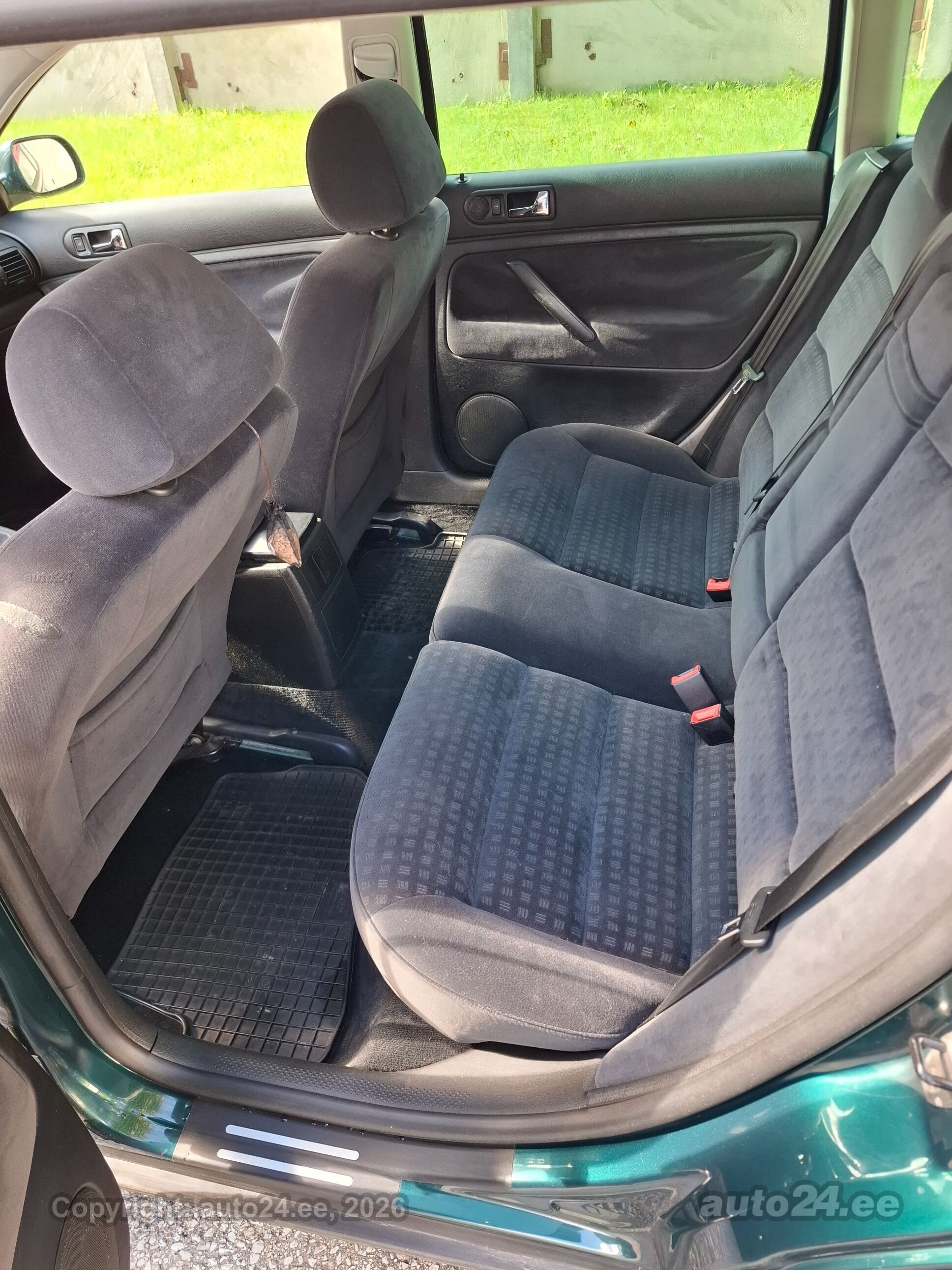 Volkswagen Passat - 10